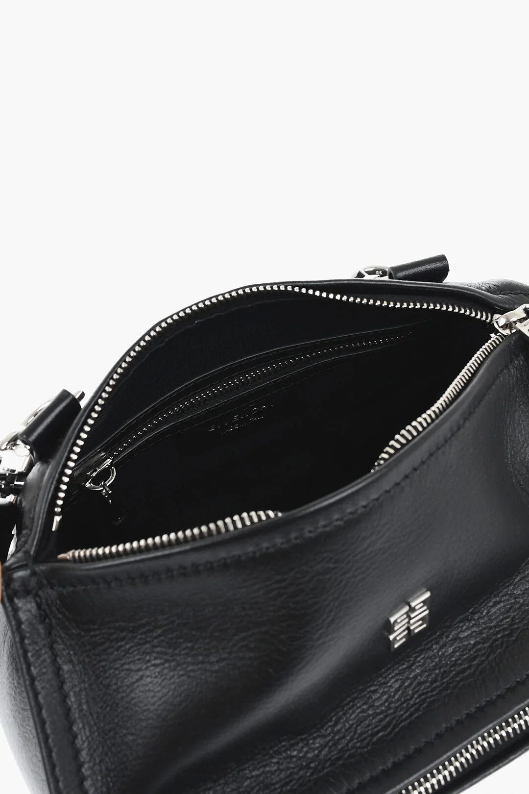 Givenchy og1mm0326 Size: OS / Hammered Leather Shoulder Bag in Black Size ONE SIZE - 4 Thumbnail