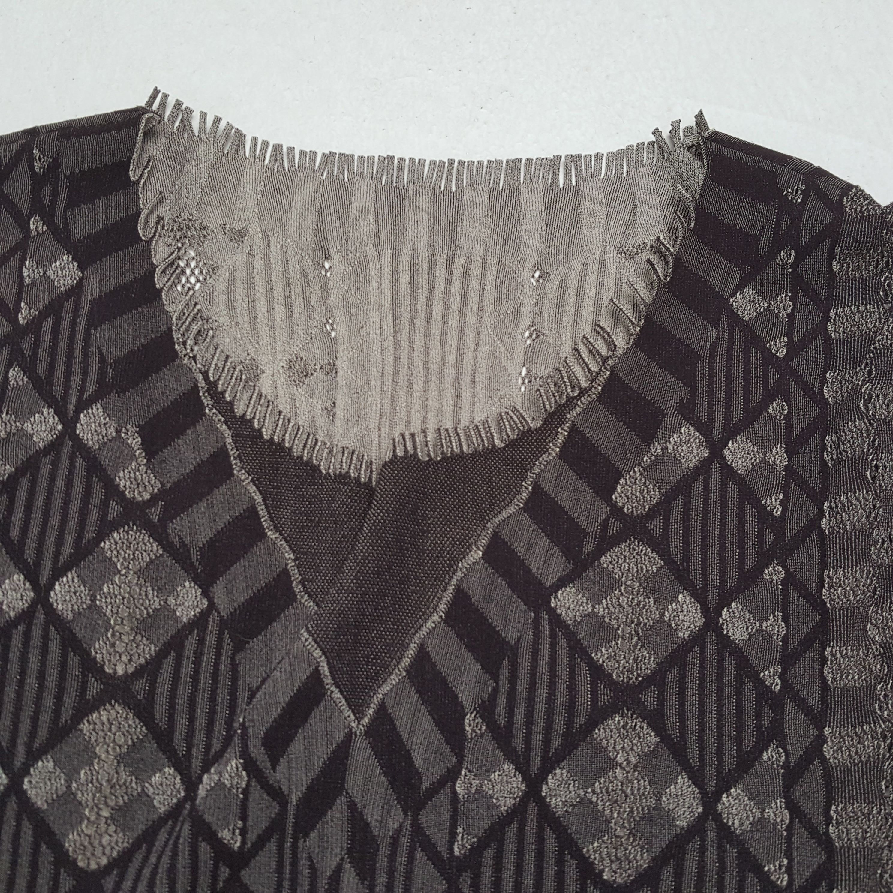 Japanese Brand × Pleats Please Issey Miyake × Vintage PLEATS PLEASE ISSY MIYAKE Japanese Designer Brand Tshirt Size XS / US 0-2 / IT 36-38 - 9 Thumbnail