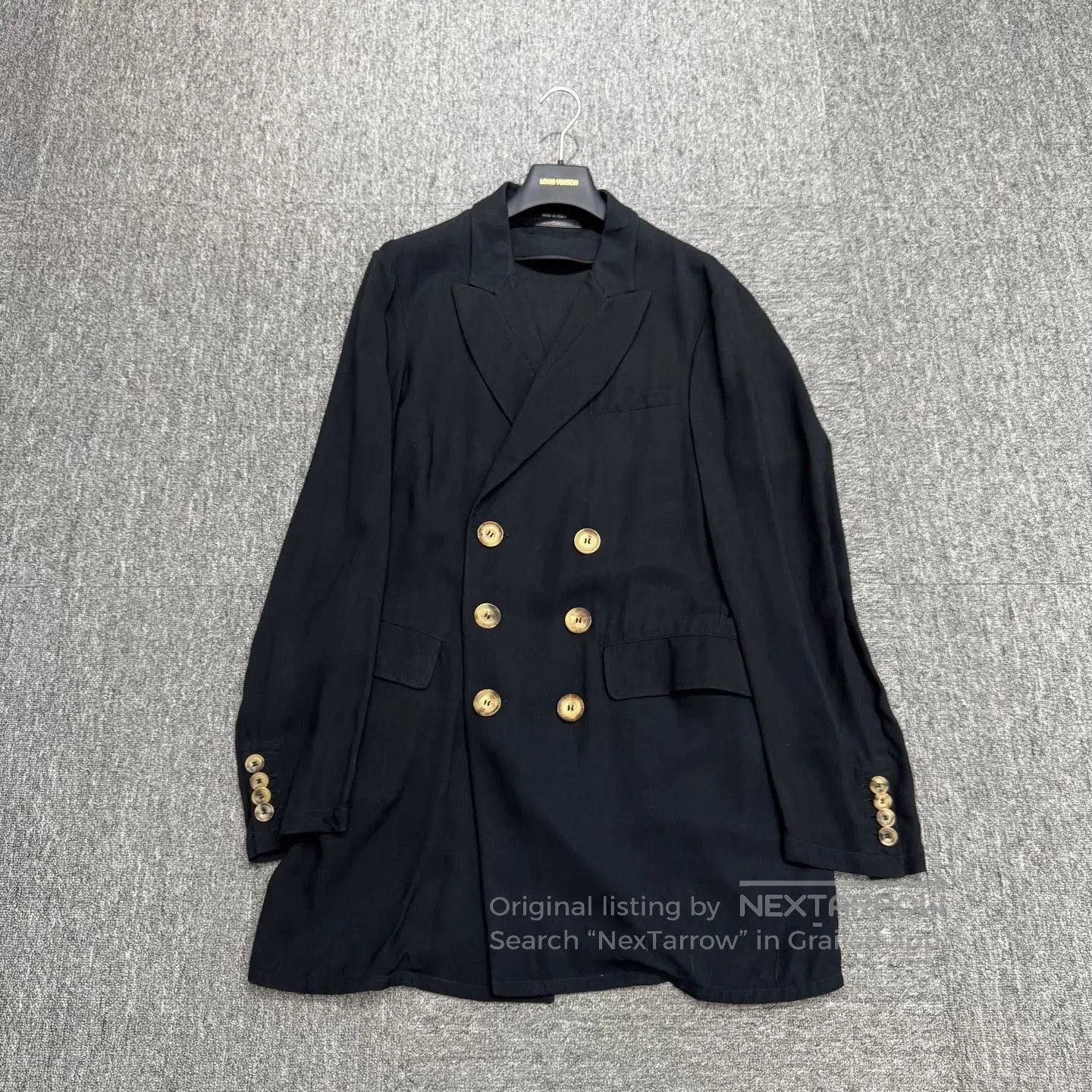 Giorgio Armani GIORGIO ARMANI Double-Breasted Coat. Size US M / EU 48-50 / 2 - 1 Thumbnail