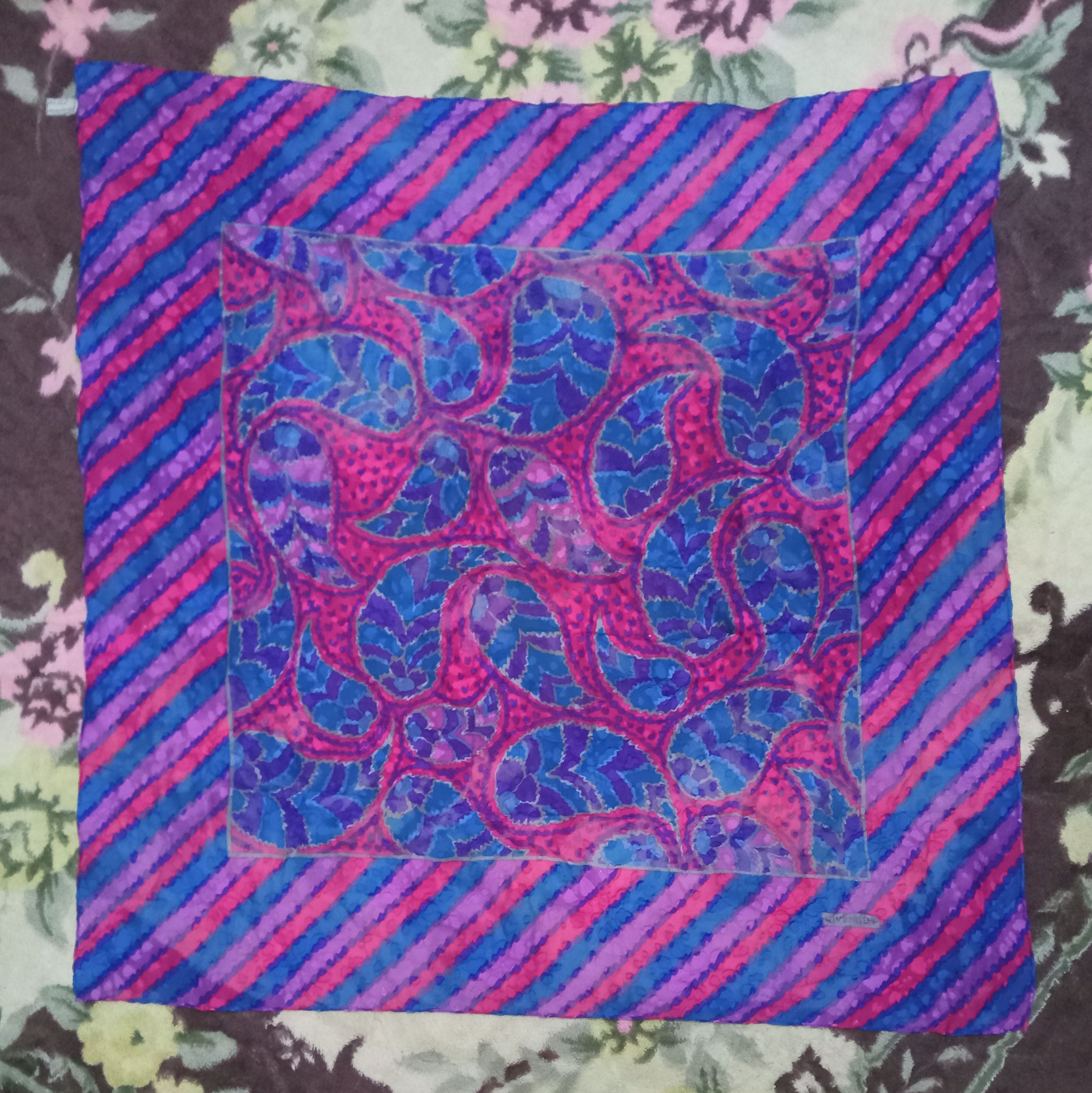 Givenchy Givenchy Silk Vintage Scarf Size ONE SIZE - 1 Thumbnail