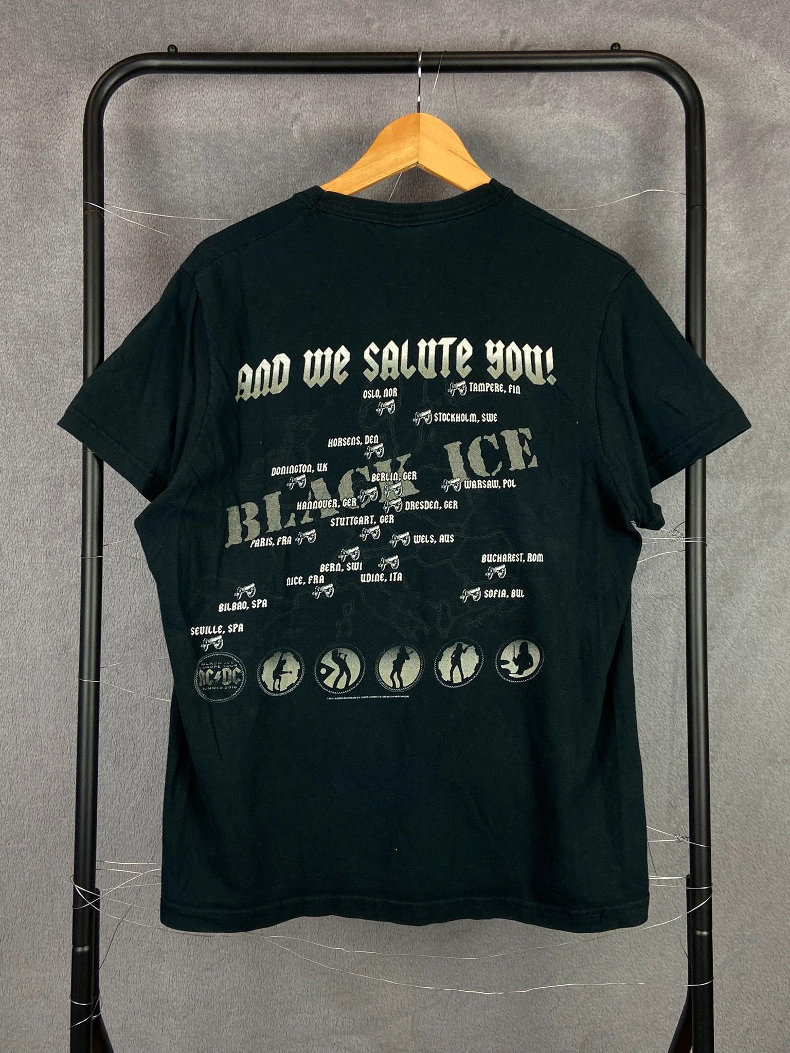 AC/DC AC/DC band t-shirt vintage 90s rock tour rare graphic Size US M / EU 48-50 / 2 - 4 Thumbnail