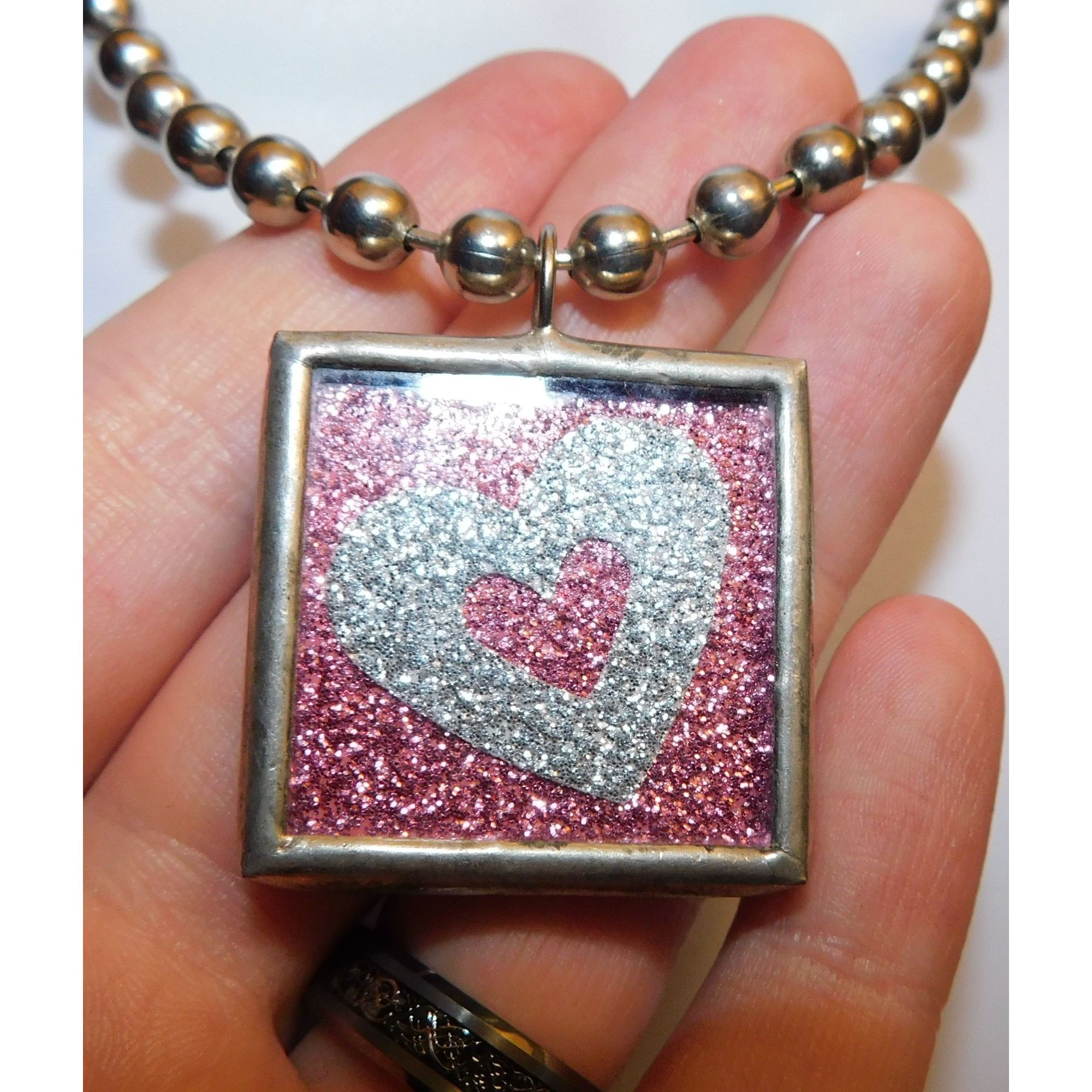 Other Coquette Pink And Silver Tone Glitter Kiss Heart Reversible Size ONE SIZE - 6 Thumbnail