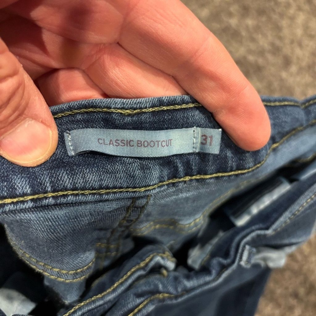 Levi's Levi's Women's Classic Bootcut Jeans Size 31" - 3 Thumbnail