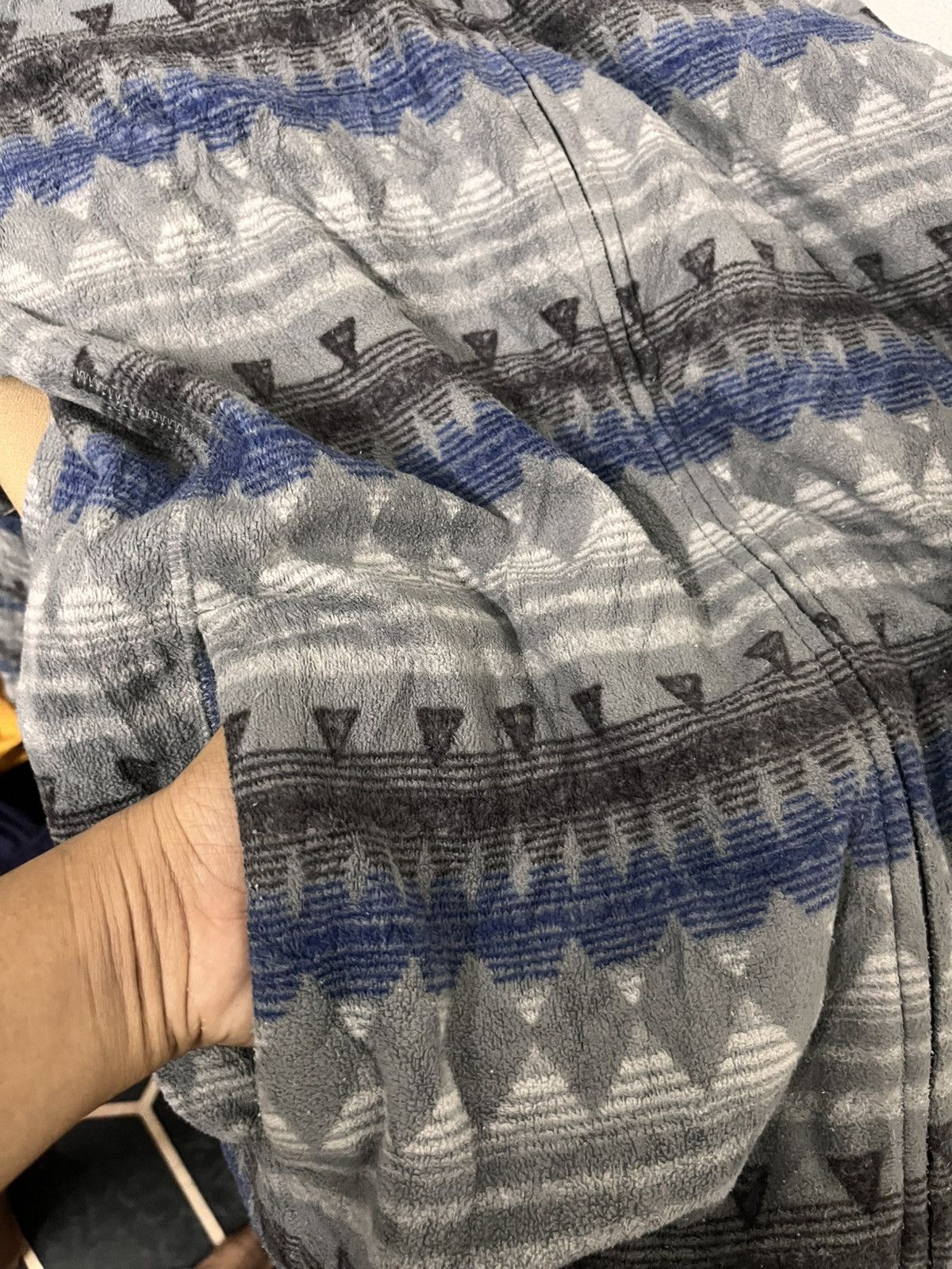 Japanese Brand Uniqlo Navajo Chimaiyo Motive Fleece Jackets Size US XL / EU 56 / 4 - 9 Thumbnail