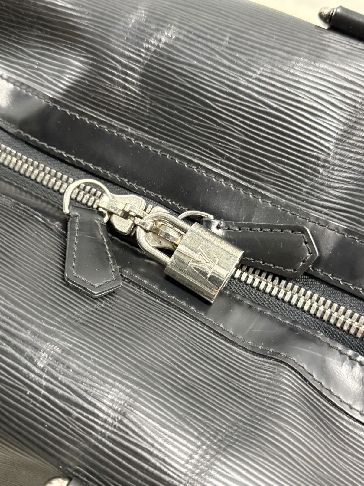 Louis Vuitton Louis Vuitton Epi Leather Duffle Bag Size ONE SIZE - 13 Thumbnail