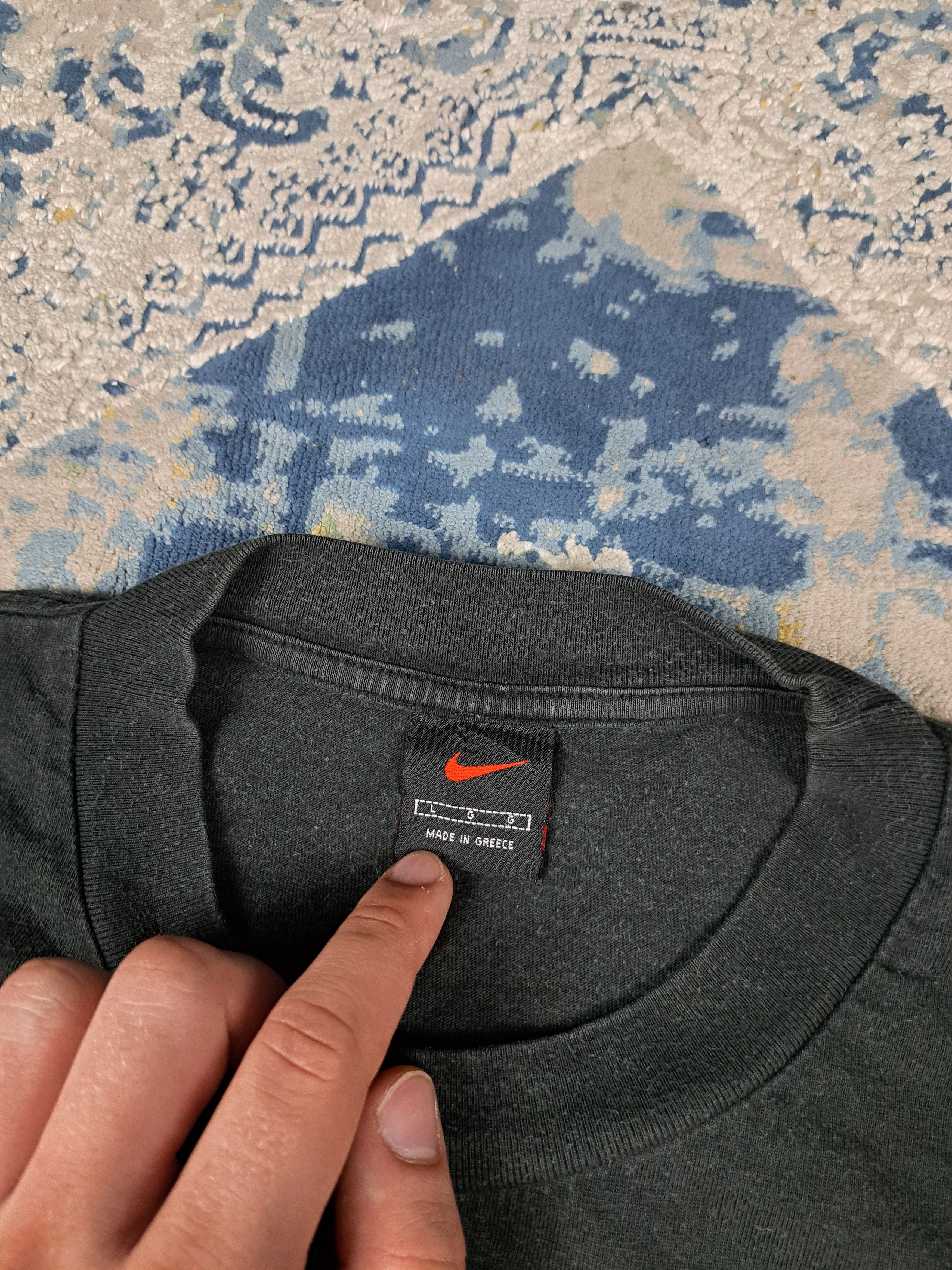 Nike Vintage 90s Nike Mini Swoosh Basic Tee Washed Black Size US L / EU 52-54 / 3 - 4 Thumbnail