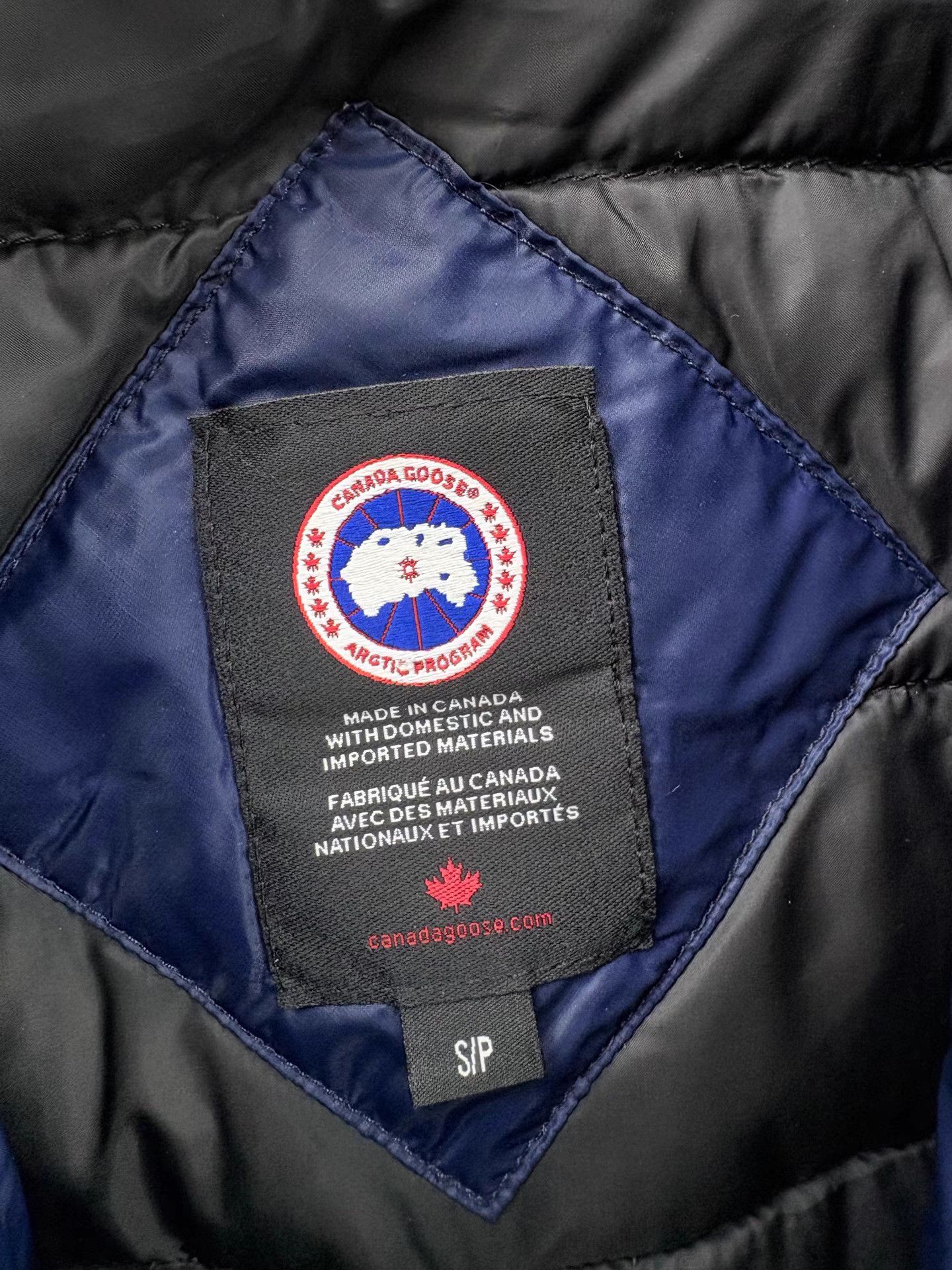 Canada Goose CANADA GOOSE LODGE Logo Down Jacket Size US S / EU 44-46 / 1 - 4 Thumbnail