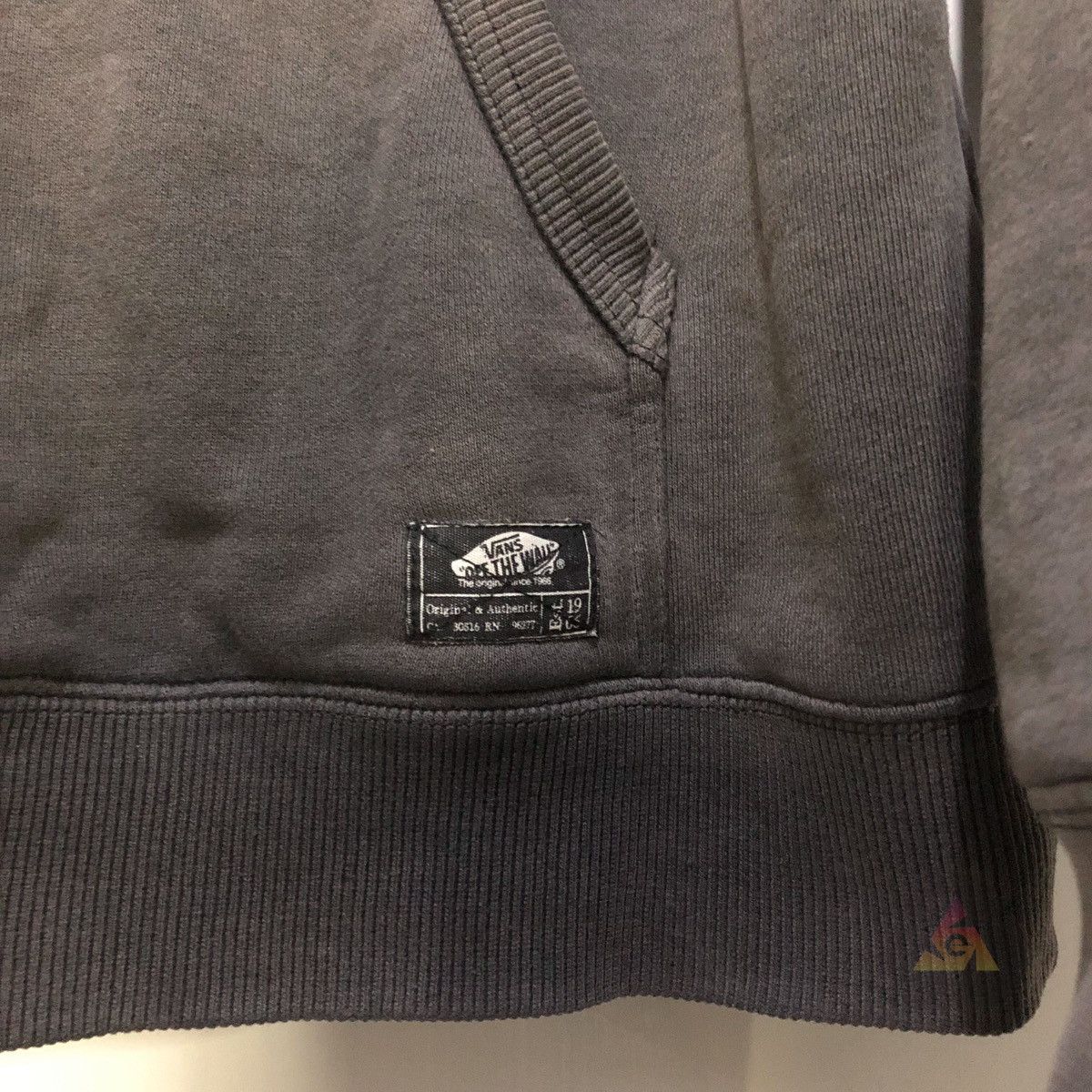 Japanese Brand × Vans × Vintage Vintage THRASHED VANS Big Logo Hoodie Size US M / EU 48-50 / 2 - 6 Thumbnail