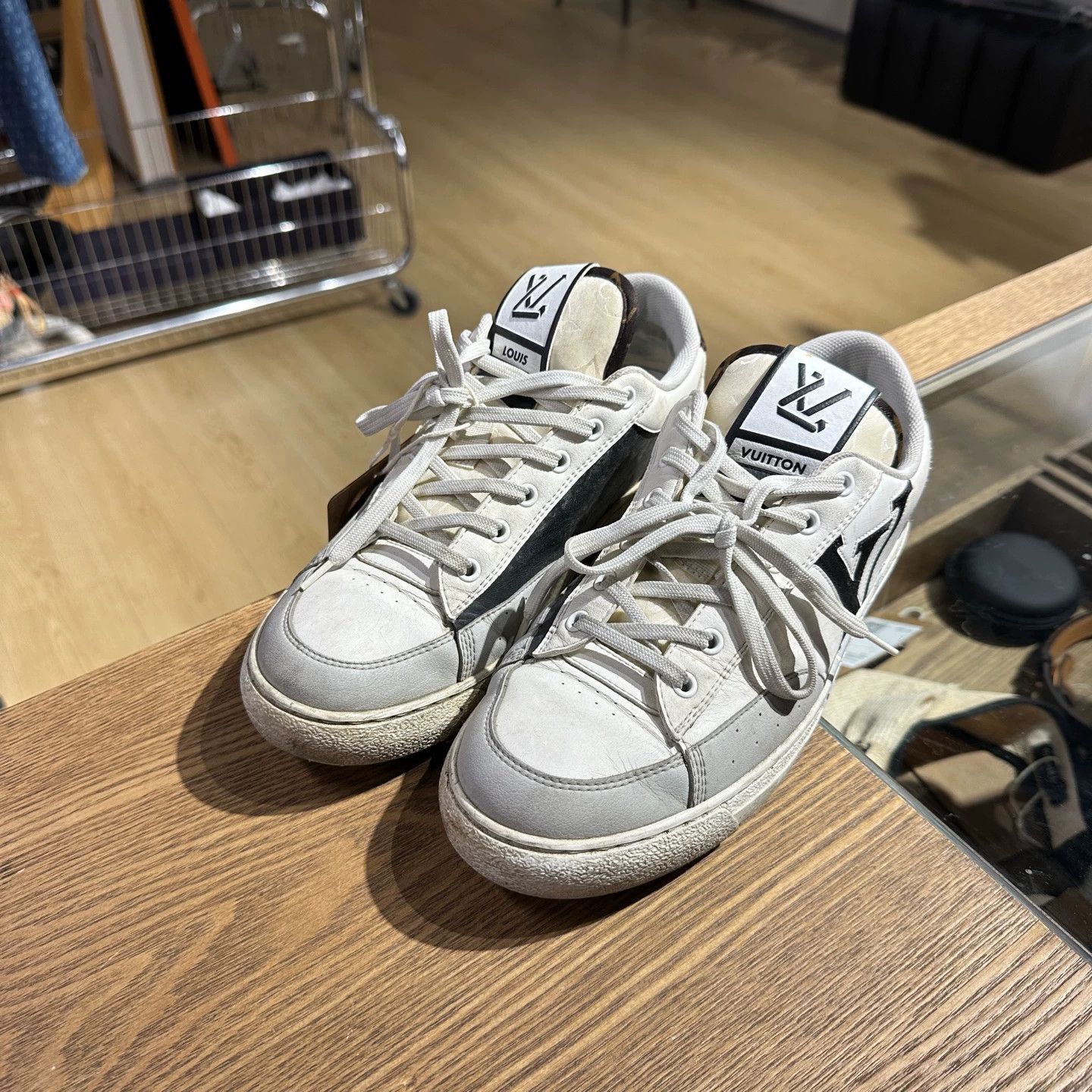 Louis Vuitton Multi Color Low Top Sneakers Size 8.5 Size US 8.5 / EU 41-42 - 1 Thumbnail