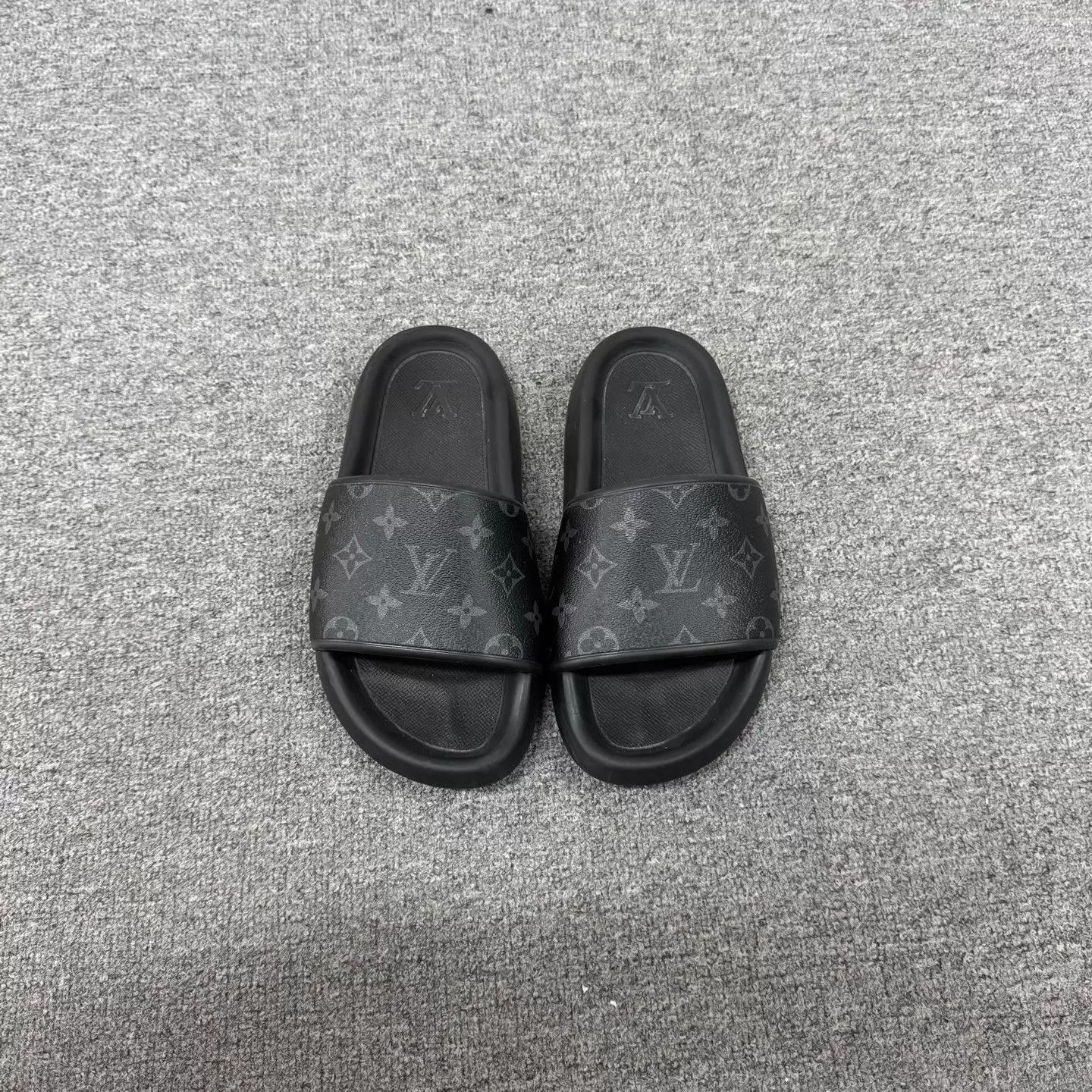 Louis Vuitton Louis Vuitton Black/Grey Monogram Slides EU 39 99 New Size US 6 / EU 39 - 3 Thumbnail