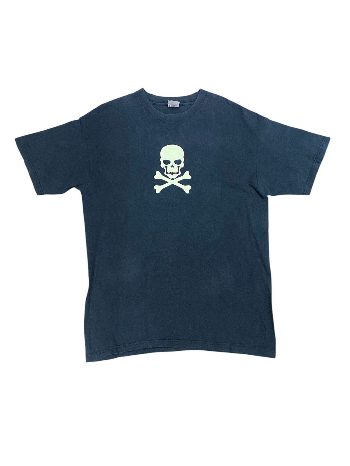 Vintage 1990s Skull and Cross bones Anvill tee Size US L / EU 52-54 / 3 - 1 Thumbnail