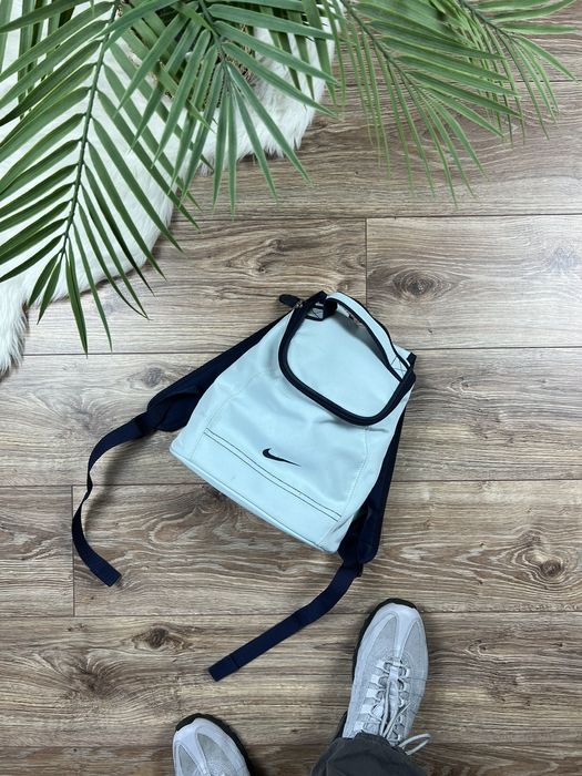 Nike boxy best sale mini backpack