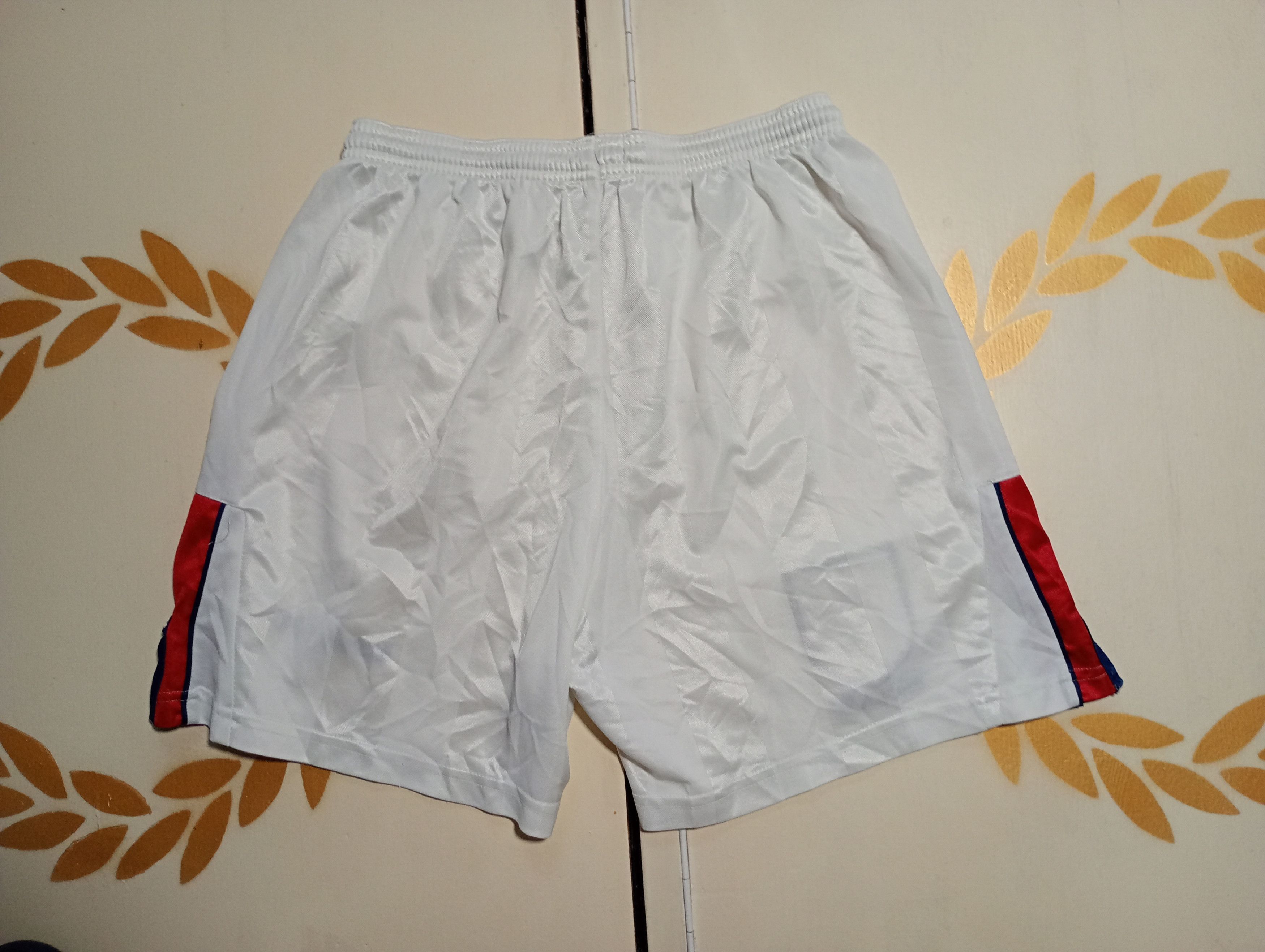 Umbro Umbro England Soccer shorts 1998-1999 Size US 32 / EU 48 - 11 Thumbnail