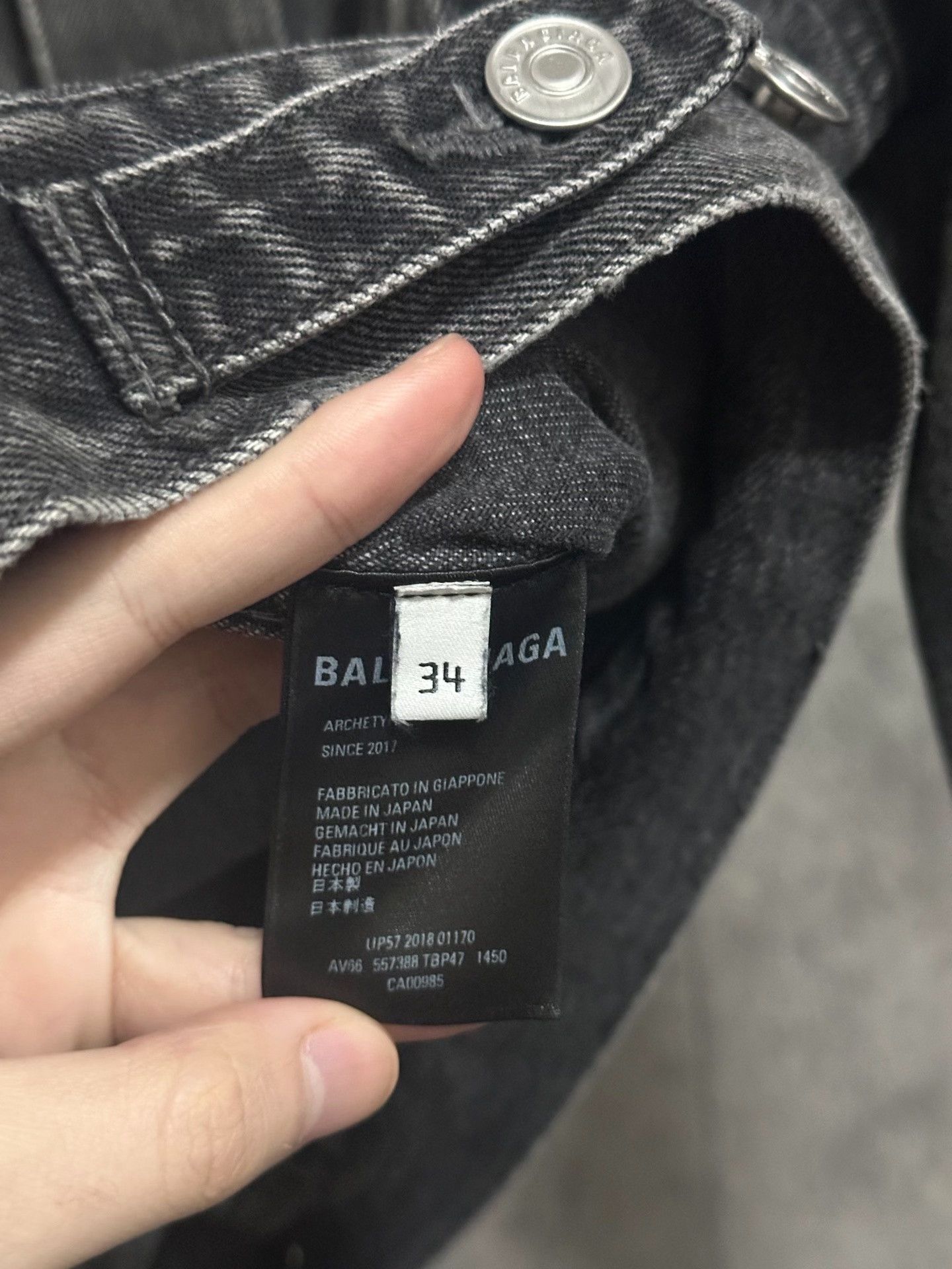 Balenciaga Balenciaga Distressed Washed Black Denim Jacket Size US M / EU 48-50 / 2 - 3 Thumbnail