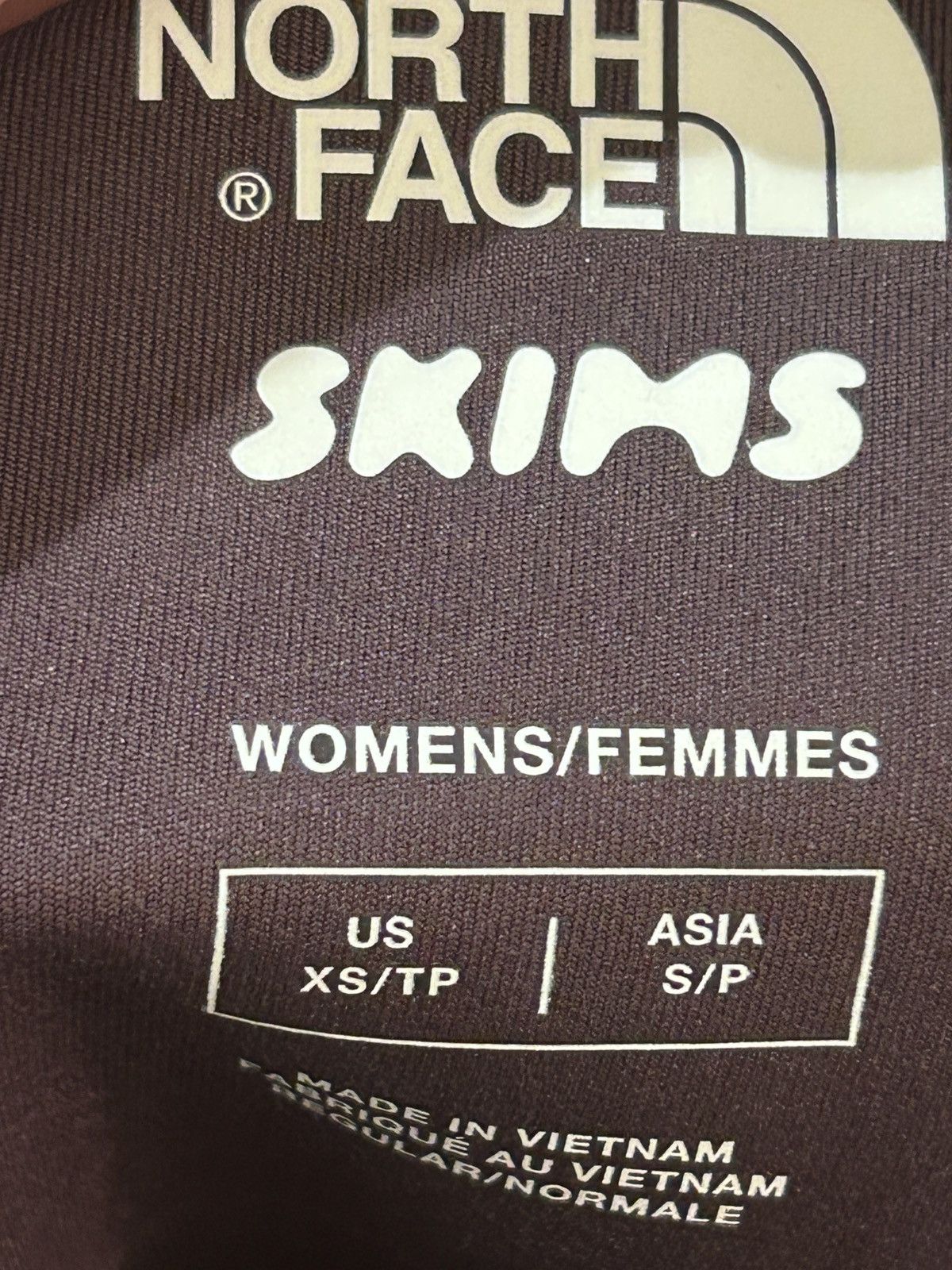 SKIMS TNF X Skims Leggings SK Phoenix X SMALL New Size 25" / US 0 / IT 36 - 3 Thumbnail