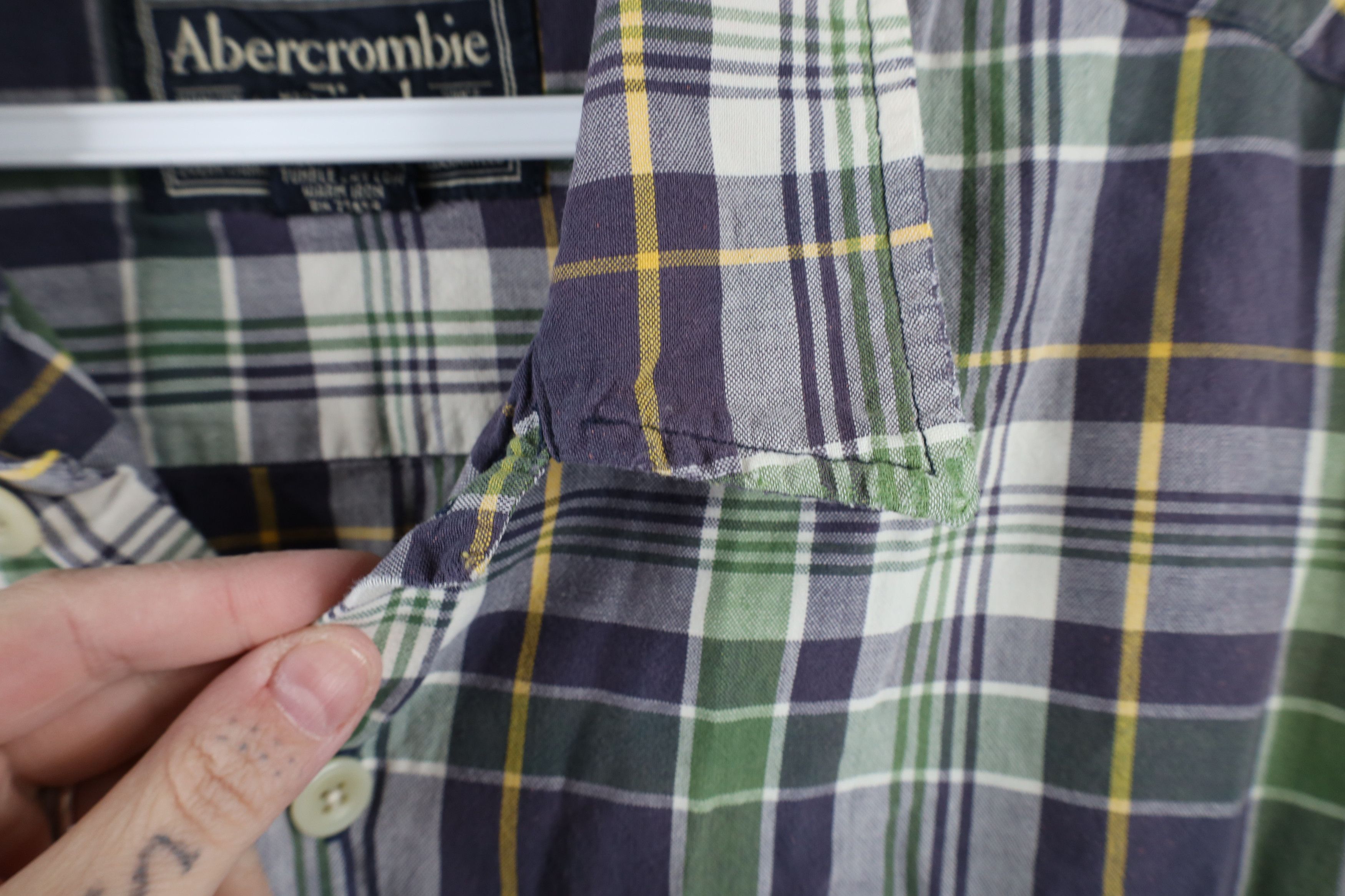 Abercrombie & Fitch × Vintage Vintage 90s Abercrombie & Fitch Distressed Button Shirt Size US L / EU 52-54 / 3 - 7 Thumbnail