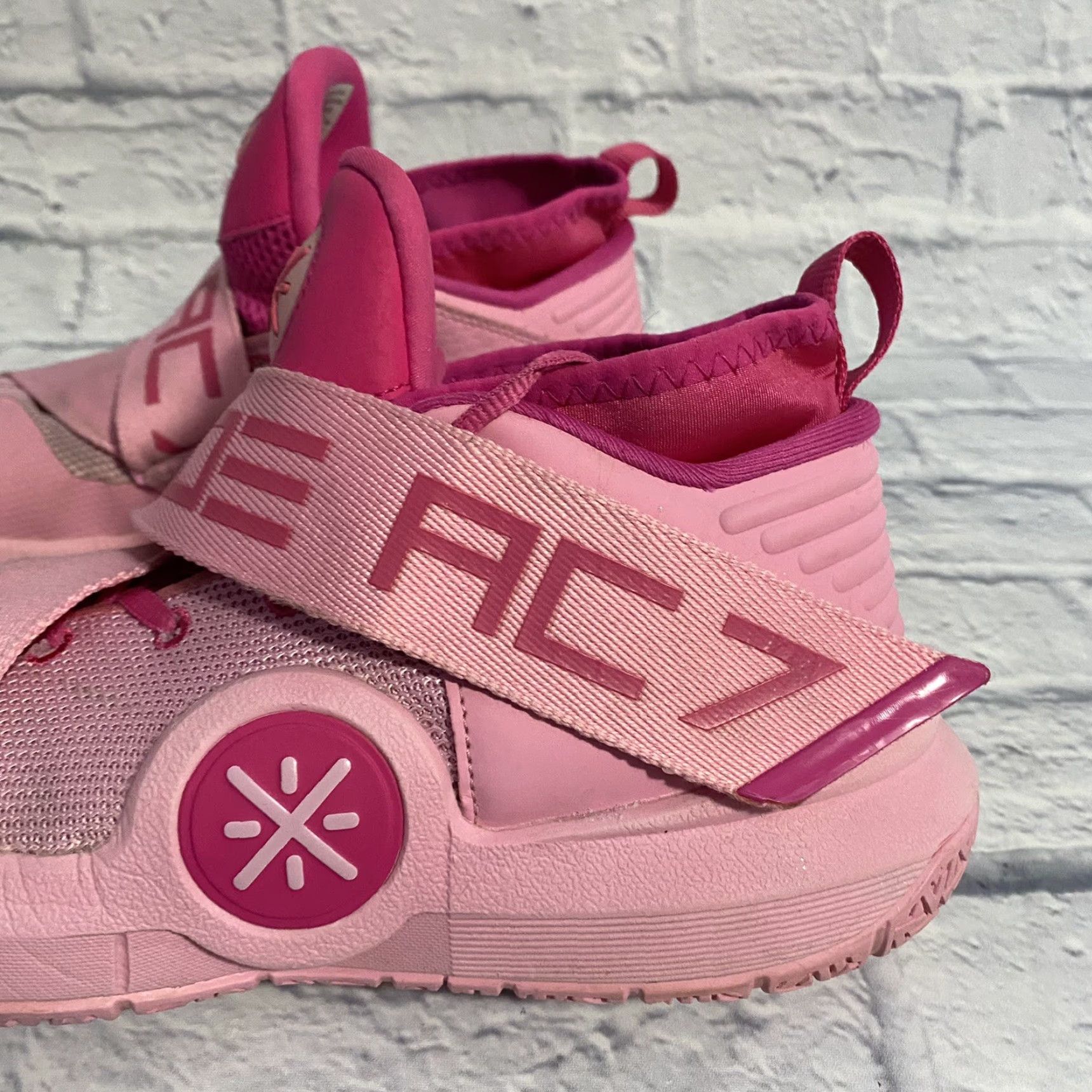 Pinko Way of Wade All City AC7 Li Ning Pink Basketball Sneakers Men’s Size 9.5 - Way of Wade - Athletic Sneaker - Men - 9.5 - Pink - Basketball - Mid Top Size US 10 / EU 43 - 4 Thumbnail