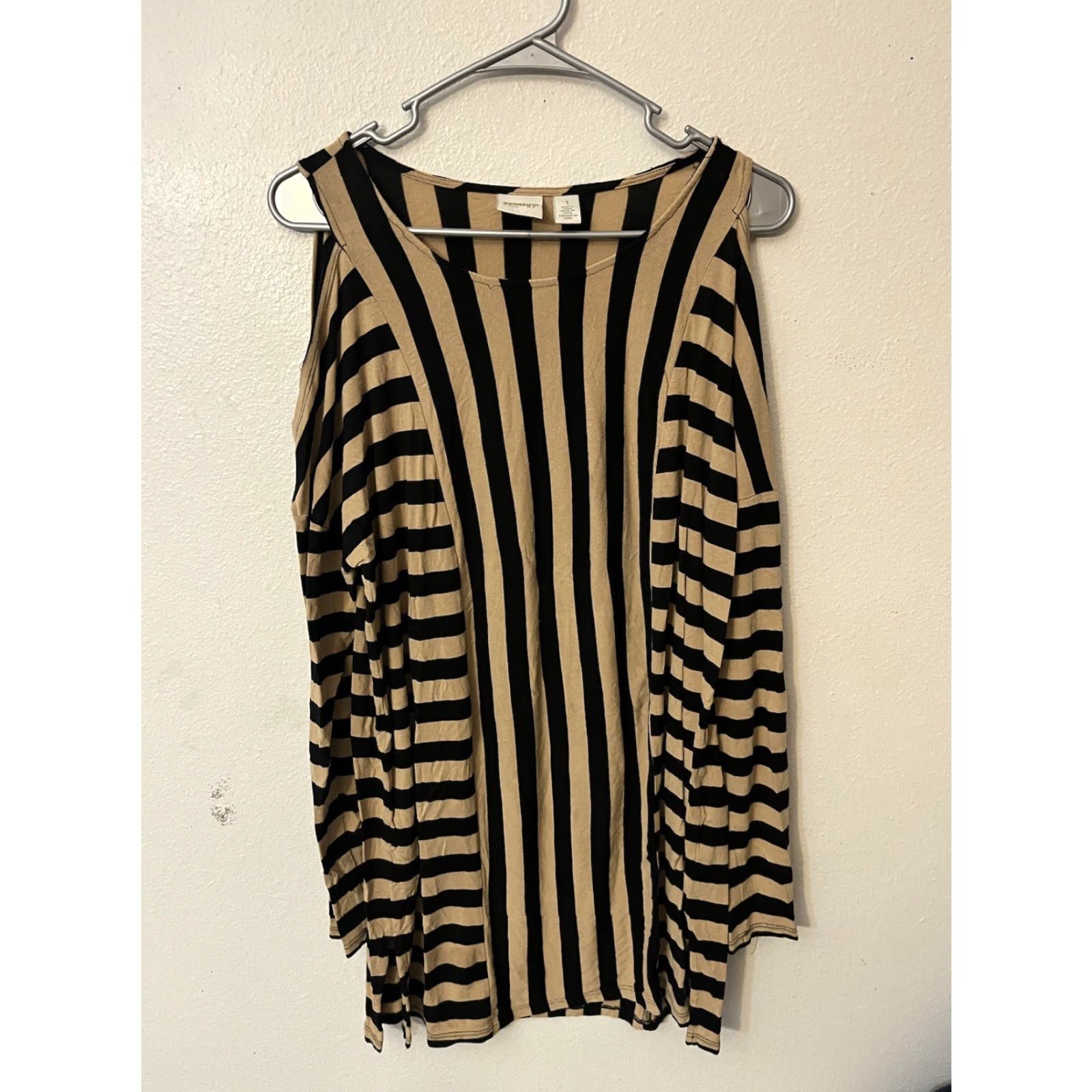 Vintage Zenergy Chico's Tunic Shirt Long Sleeve Cold Shoulder Knit Tan Black Rayon Spandex 95% 5% Regular Size 1 Womens Size XS / US 0-2 / IT 36-38 - 2 Thumbnail