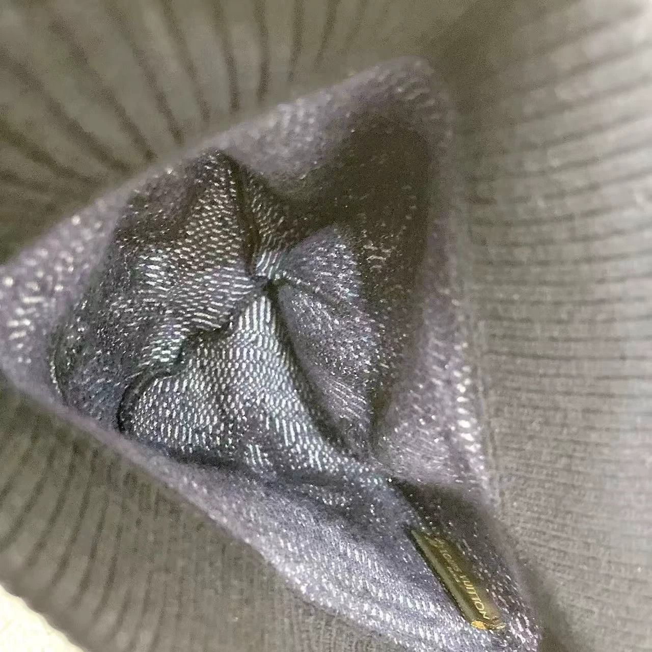 Louis Vuitton Louis Vuitton monogram blue and black knit hat Size ONE SIZE - 5 Thumbnail