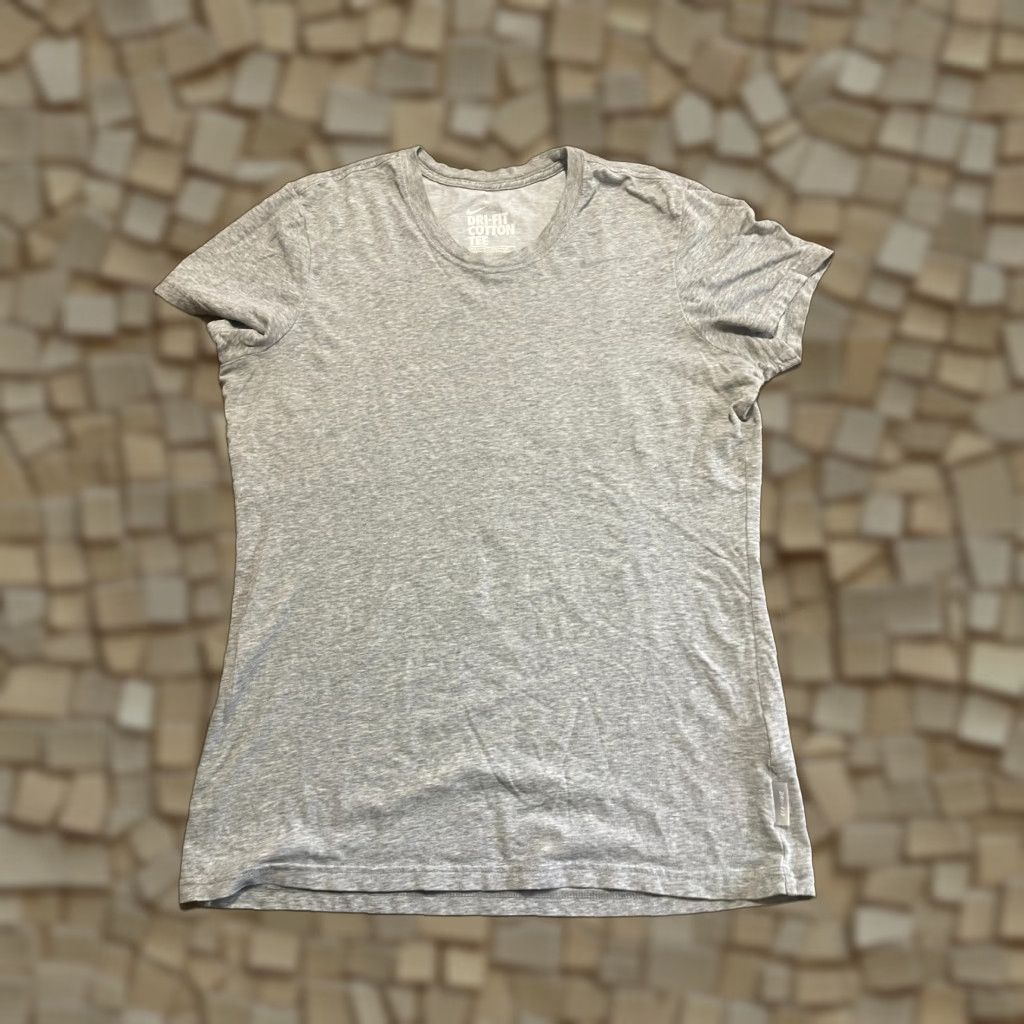 Nike Nike Shirt, Women's Size Large, Gray, Round Neck, Dri Fit Cotton Tee Size L / US 10 / IT 46 - 1 Thumbnail