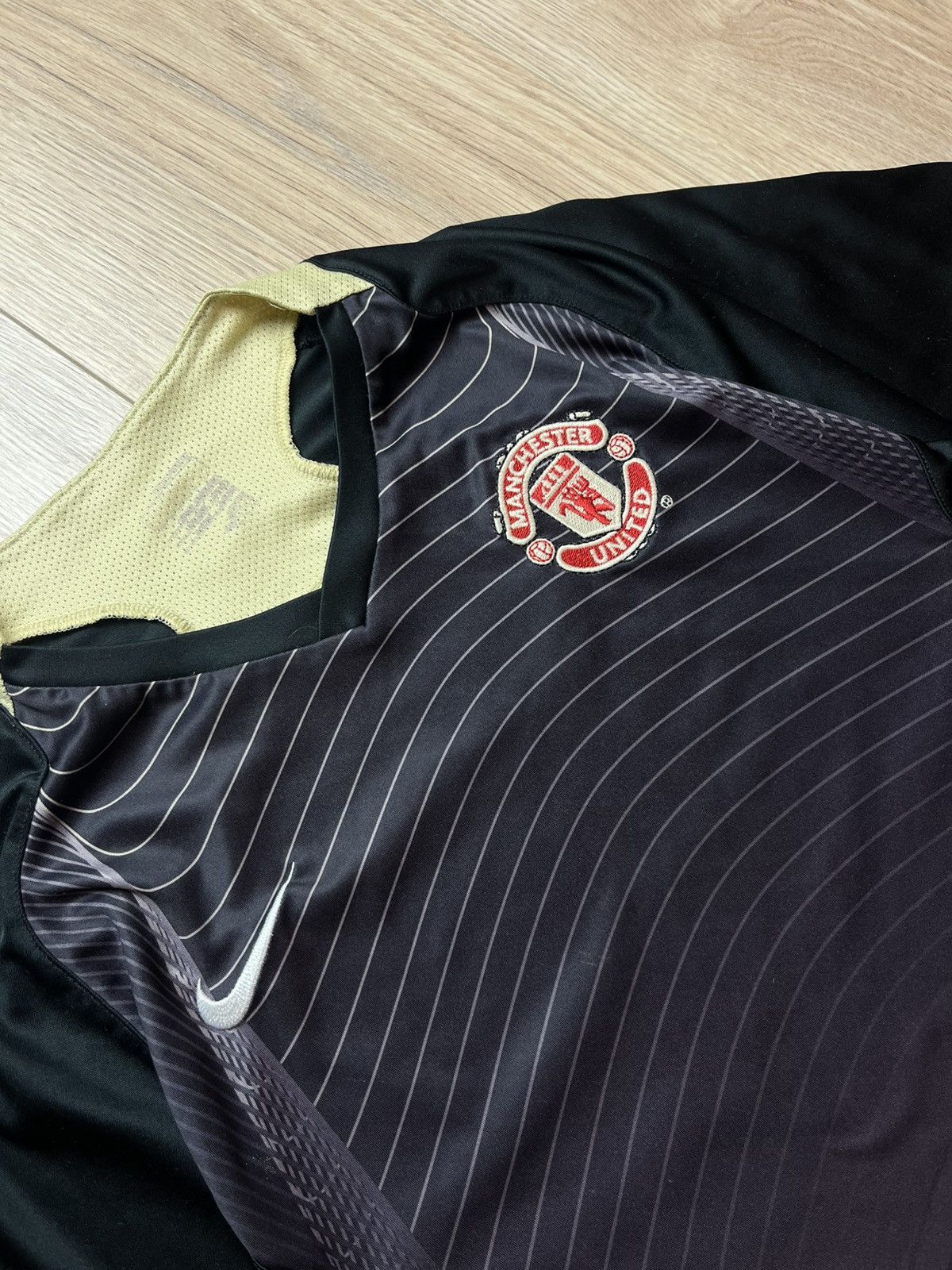 Nike Nike Manchester United 06/07 Vintage Training Jersey Size US L / EU 52-54 / 3 - 3 Thumbnail