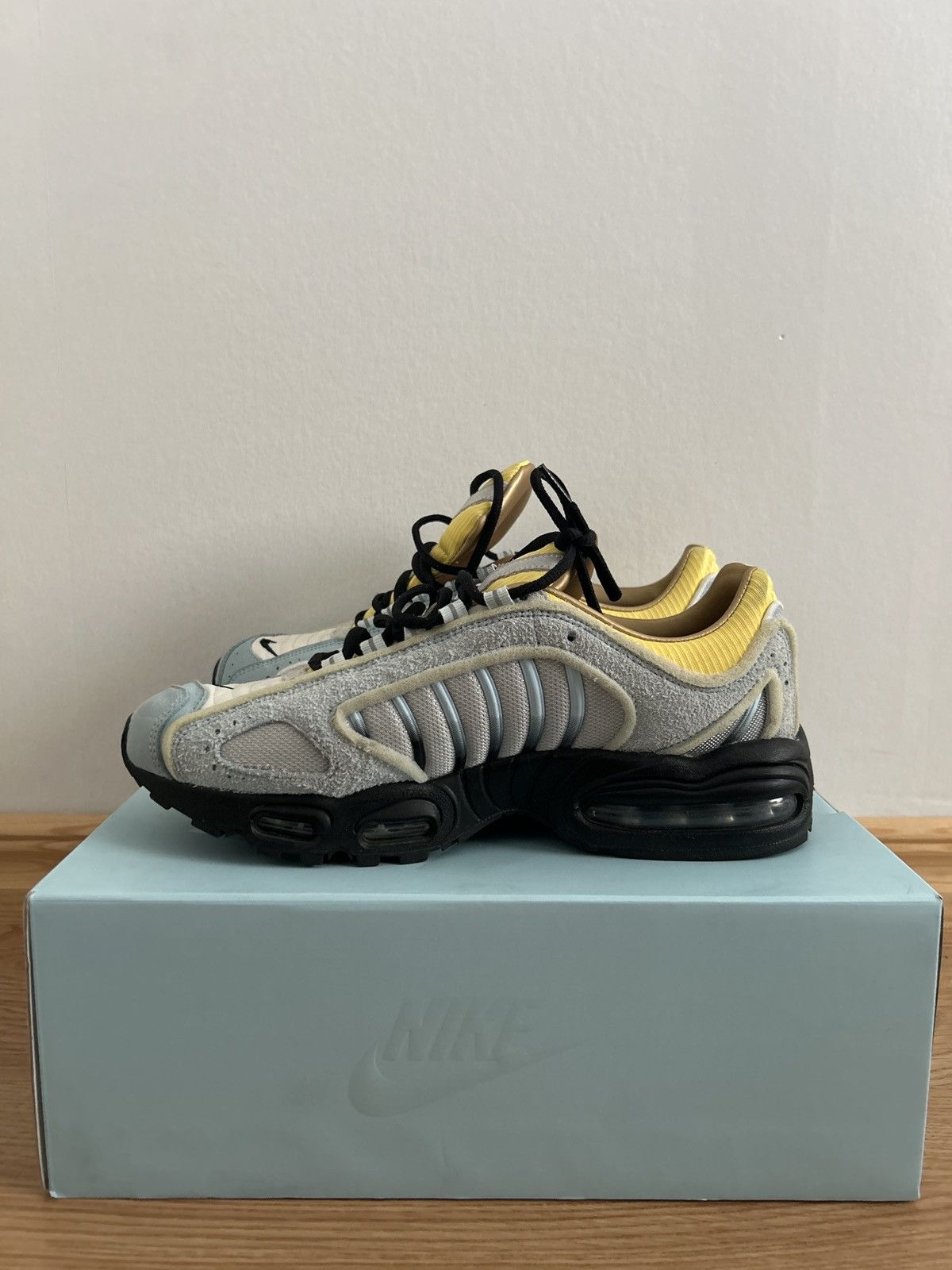 Tailwind sns outlet