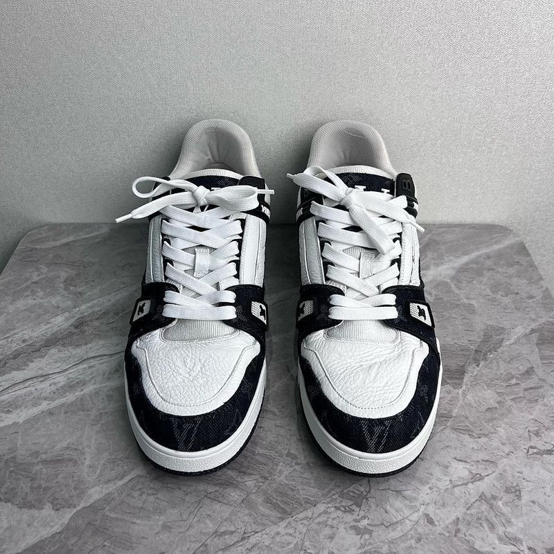 Louis Vuitton Louis Vuitton Low Top Sneakers in Black and White -2508 Size US 10.5 / EU 43-44 - 2 Thumbnail