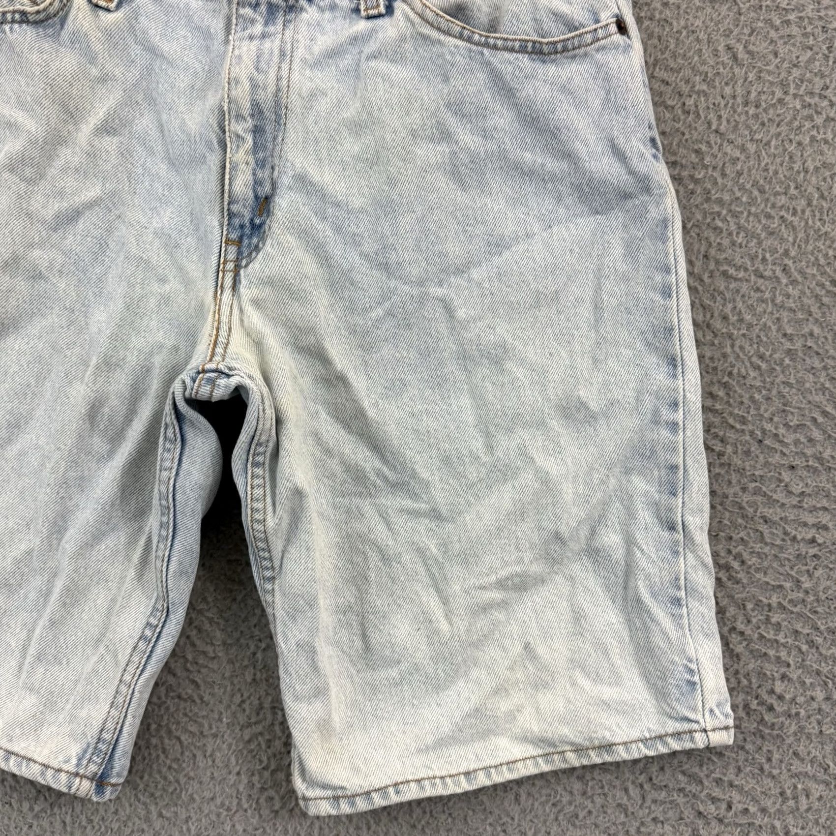 Levi's VINTAGE Levi’s 550 Shorts Men’s 30 Denim Blue Stone Wash 10” Hipster Biker 90s USA Mens Size US 30 / EU 46 - 2 Thumbnail