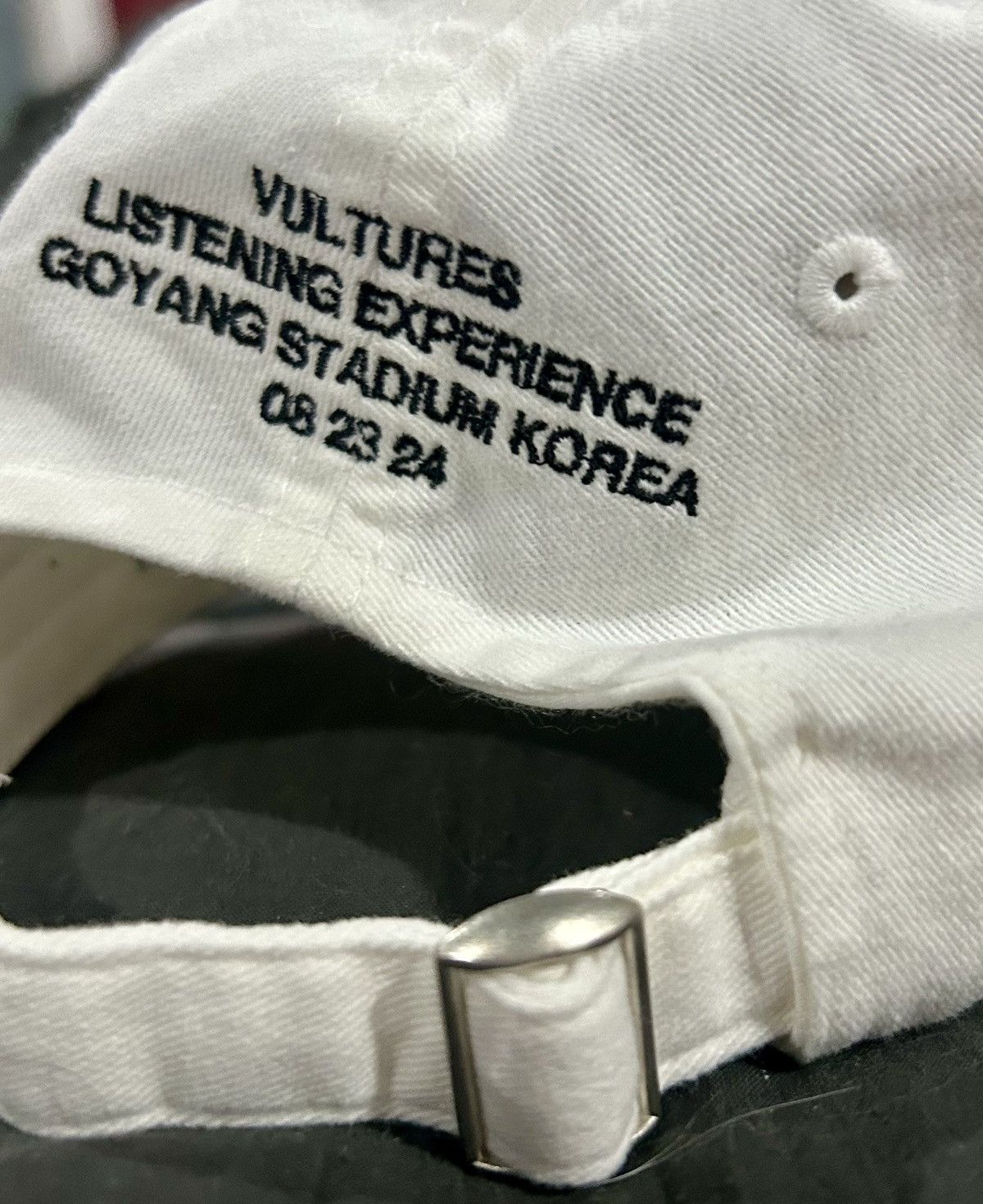 Yeezy Yeezy Vultures Korea Exclusive Strap Back Hat "White" Size ONE SIZE - 13 Thumbnail