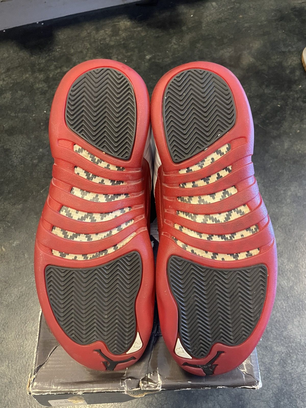 Nike Jordan 12 Cherry (2009) Size US 9.5 / EU 42-43 - 5 Thumbnail