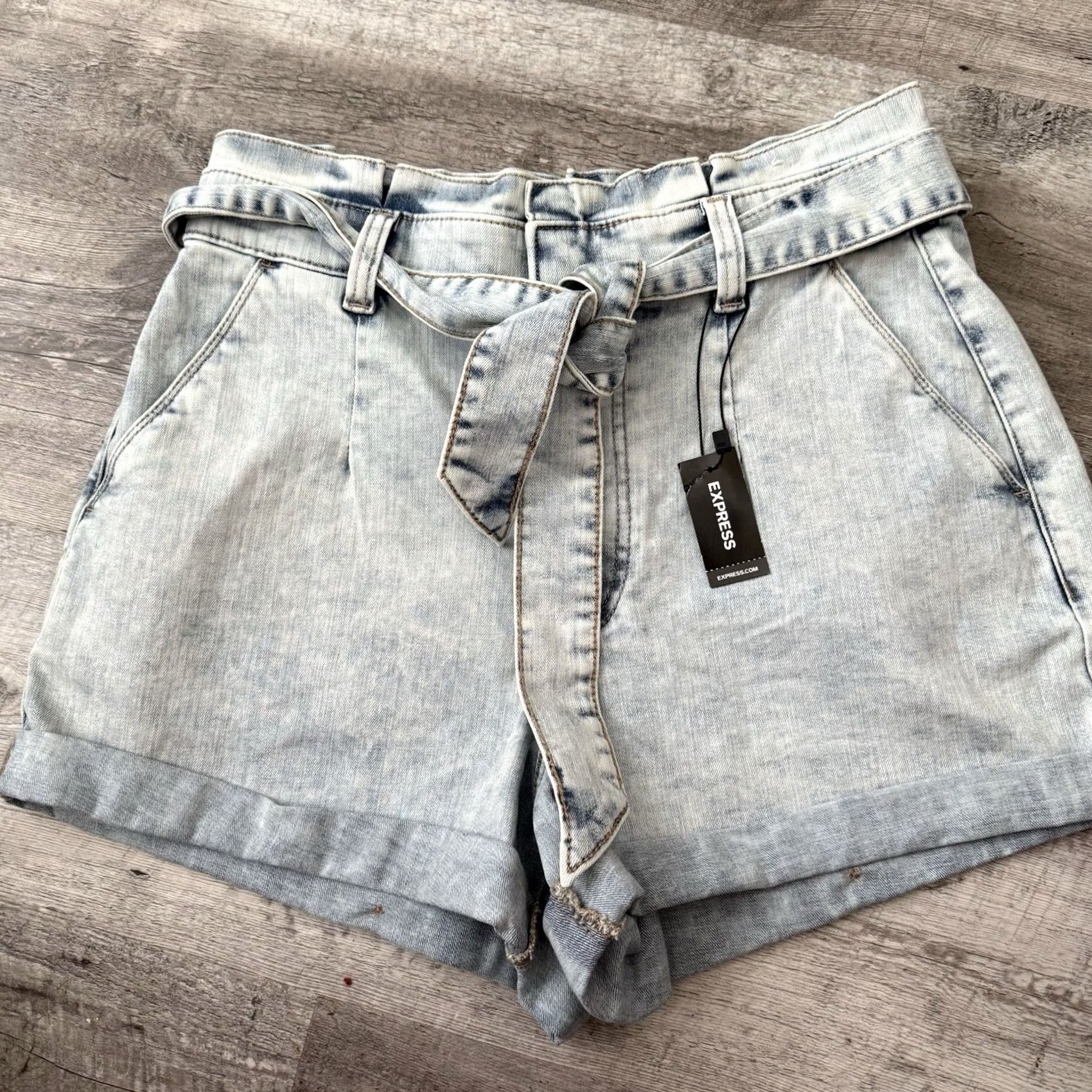 Express EXPRESS Womens 10 High Rise Shortie Denim Paper Bag Tie Front Belted Cuffed Hem Pockets Blue Shorts 2.5in Inseam Size 32" / US 10 / IT 46 - 5 Thumbnail