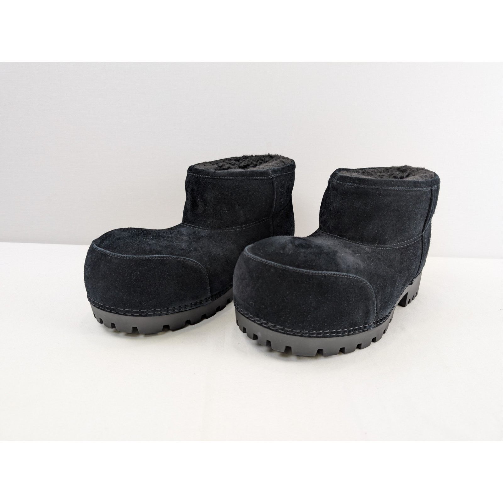 Balenciaga o1rshd1 Suede/Fake Shearling Alaska Fur Bootie Boots Black Size US 10 / EU 43 - 7 Thumbnail
