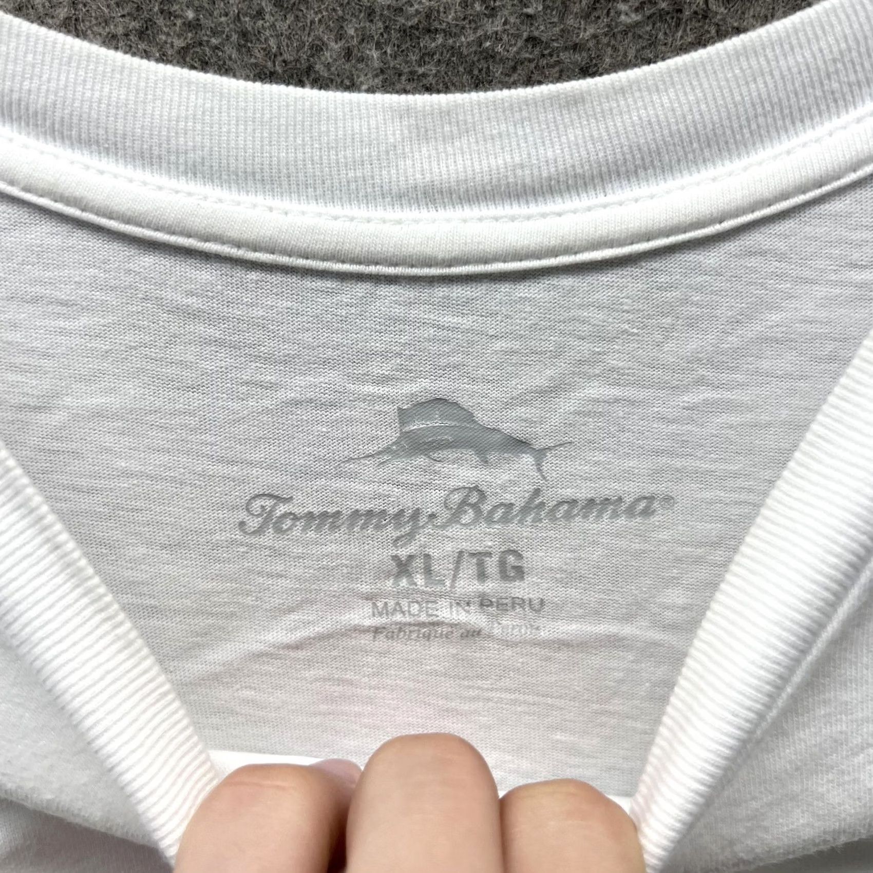 Tommy Bahama VINTAGE Tommy Bahama Shirt Mens XL White Tiki Graphic Tee Tropical Beach Tagless Casual Size US XL / EU 56 / 4 - 3 Thumbnail