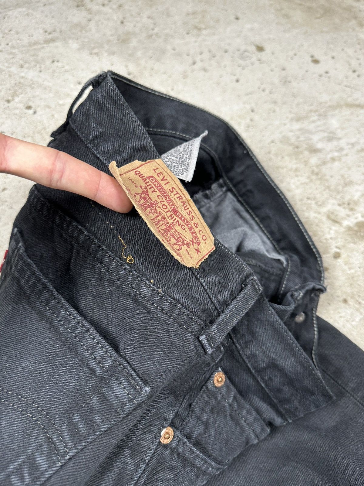 Levi's × Vintage Vintage 1997 Levi’s 501 Black Denim Pants Jeans Made in USA Size US 29 - 10 Thumbnail