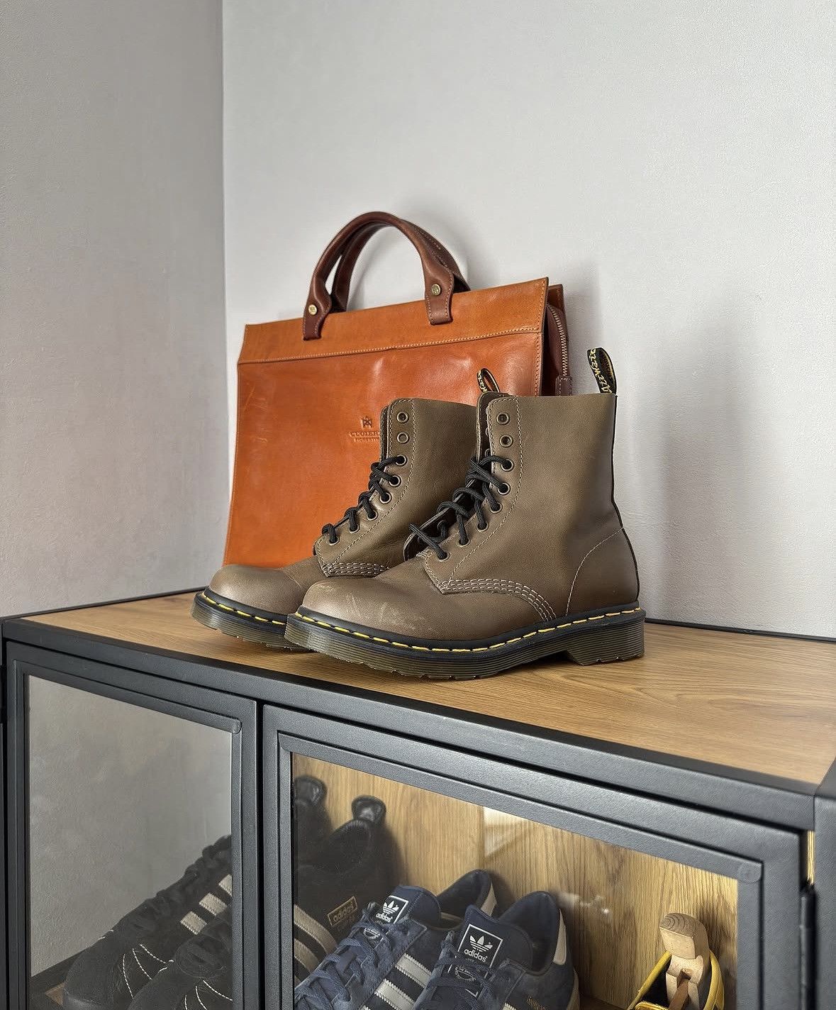 Dr. Martens Dr Martens 1460 Pascal Carrara olive soft leather boots Size US 7 / IT 37 - 3 Thumbnail