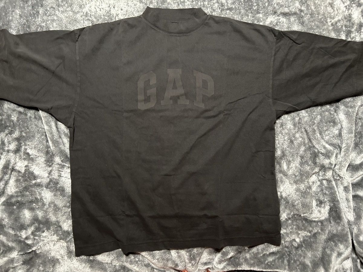 image of Yeezy Gap Balenciaga Dove 3/4Th Sleeve Tee in Black, Men's (Size Small)