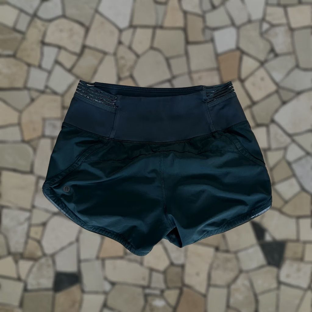 Lululemon Lululemon Before Dawn Run Shorts Green Women’s 6 Lined 3.5” Inseam Size 28" / US 6 / IT 42 - 1 Thumbnail
