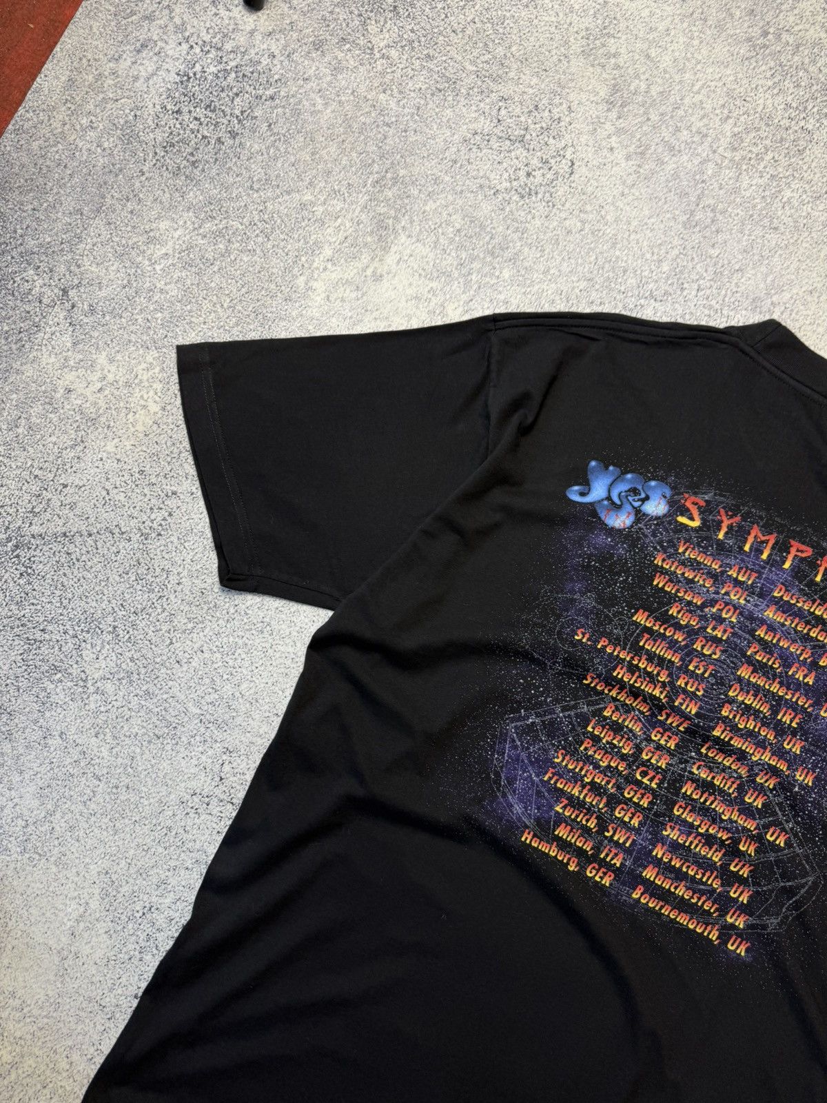 Vintage Vintage YES concert T-shirt “Symphonic” tour in 2001 Size US XL / EU 56 / 4 - 18 Thumbnail