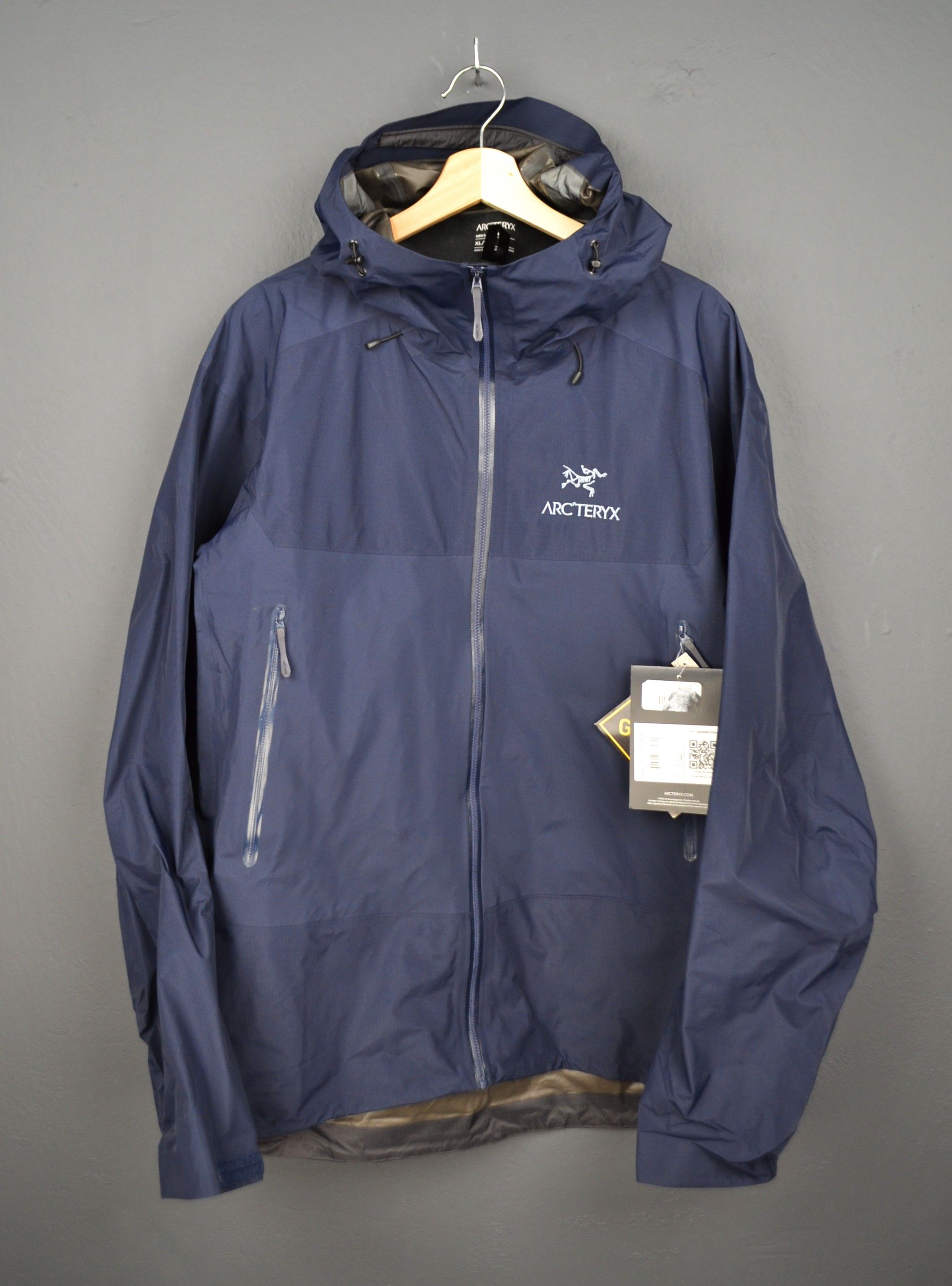 Arc'teryx Arc'teryx Beta SL Hybrid Jacket Tui Blue | Grailed