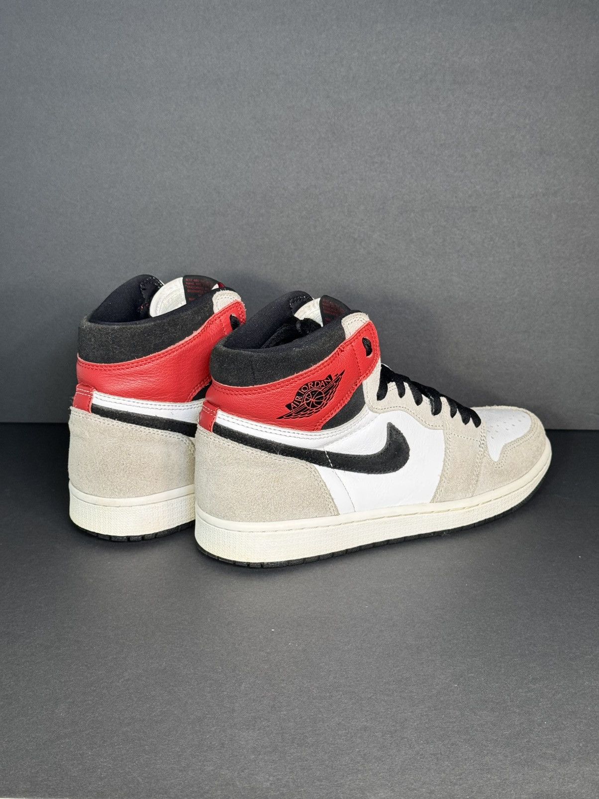 Jordan Brand Jordan 1 Retro High OG Light Smoke Gray 2020 Size US 8.5 / EU 41-42 - 4 Thumbnail