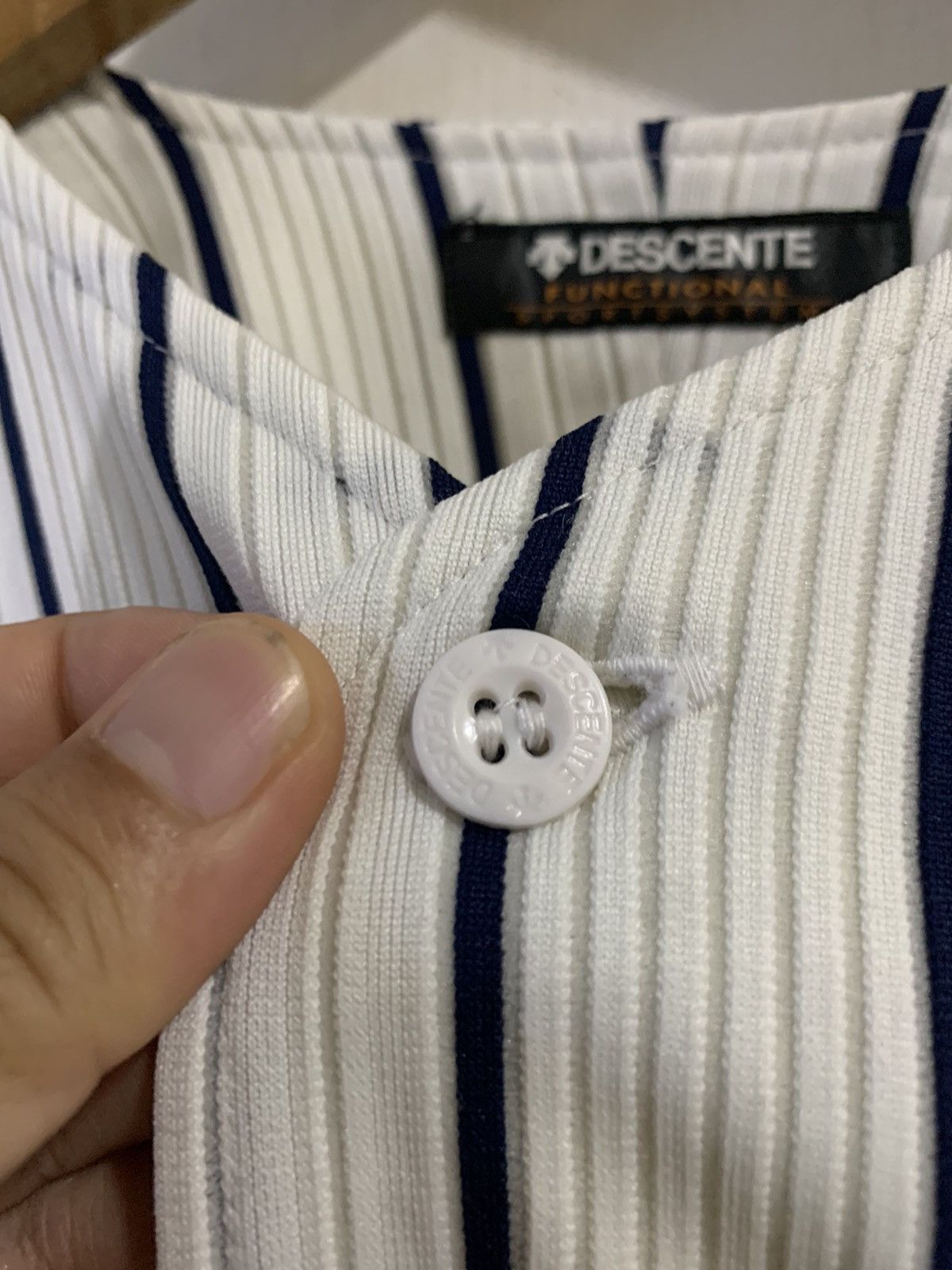 Descente Descente Baseball Japan Nakajima Jersey Size US M / EU 48-50 / 2 - 8 Thumbnail