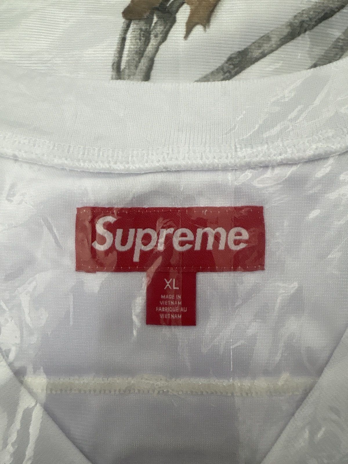 Supreme Supreme white breast cancer awareness football jersey Size US XL / EU 56 / 4 - 4 Thumbnail