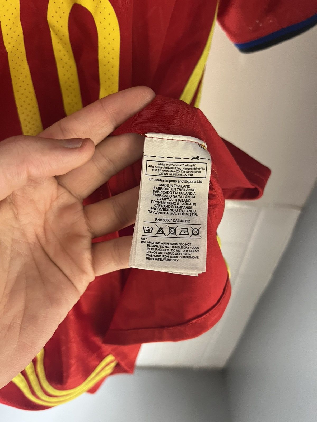 Adidas VINTAGE ADIDAS SPAIN SOCCER JERSEY RETRO BARCELONA Y2K 90s Size US S / EU 44-46 / 1 - 7 Thumbnail