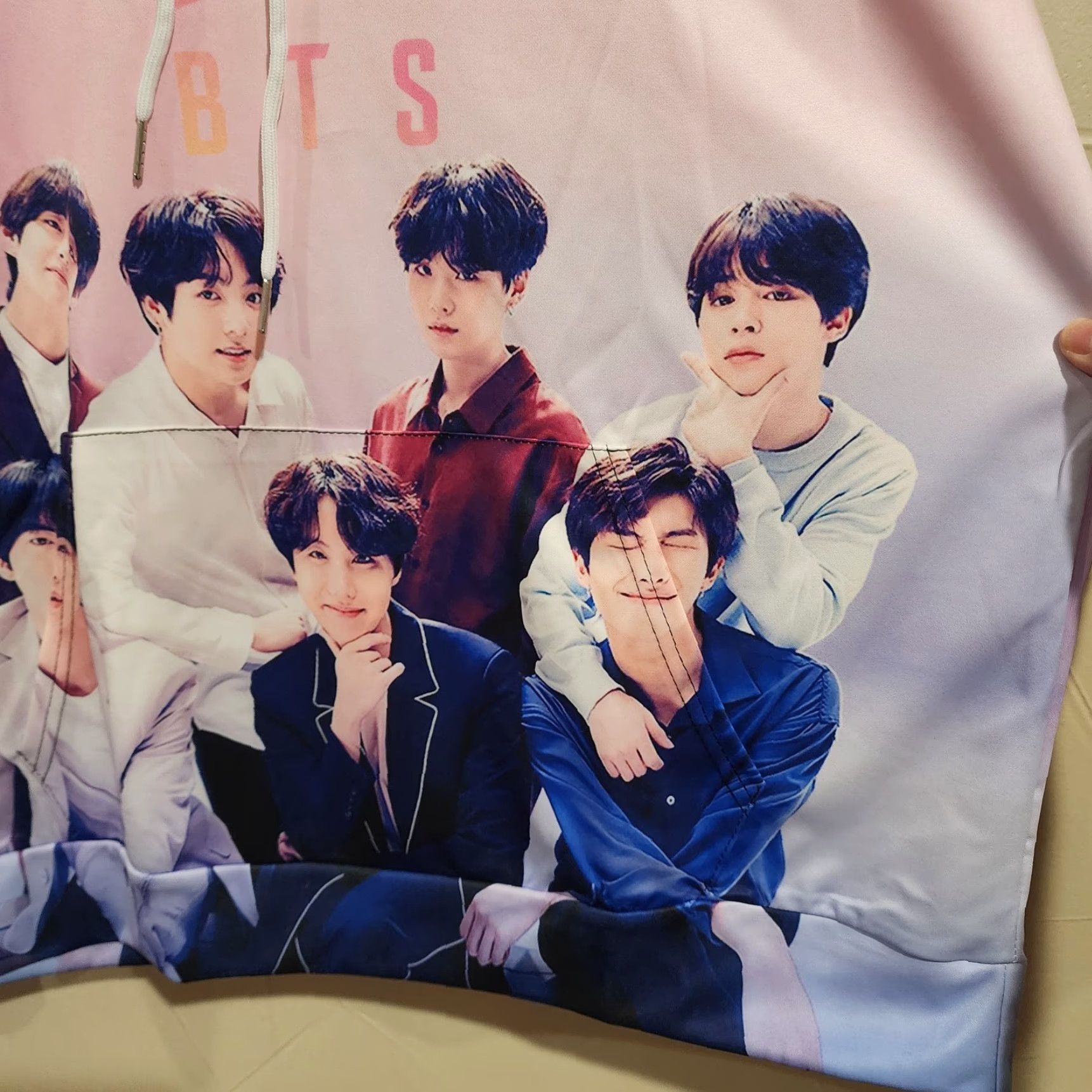 Pinko NWOT BTS Band Pink Posed Long Sleeve Hoodie Sweatshirt 2XL Hooded Pullover Sweatshirt Men Pink BTS 2XL Regular Polyester Hoodie Mens Size US XXL / EU 58 / 5 - 3 Thumbnail