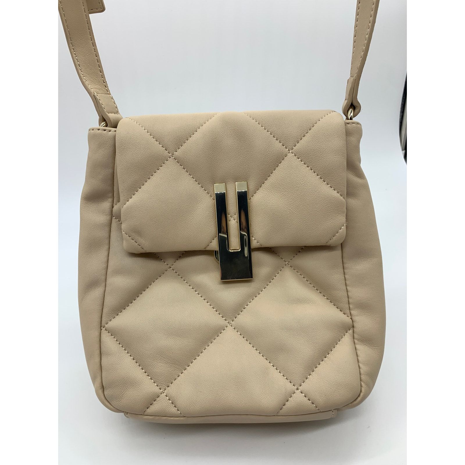 Vince Camuto Vince Camuto Quilted Leather Crossbody Doty Womens Purse Size ONE SIZE - 2 Thumbnail
