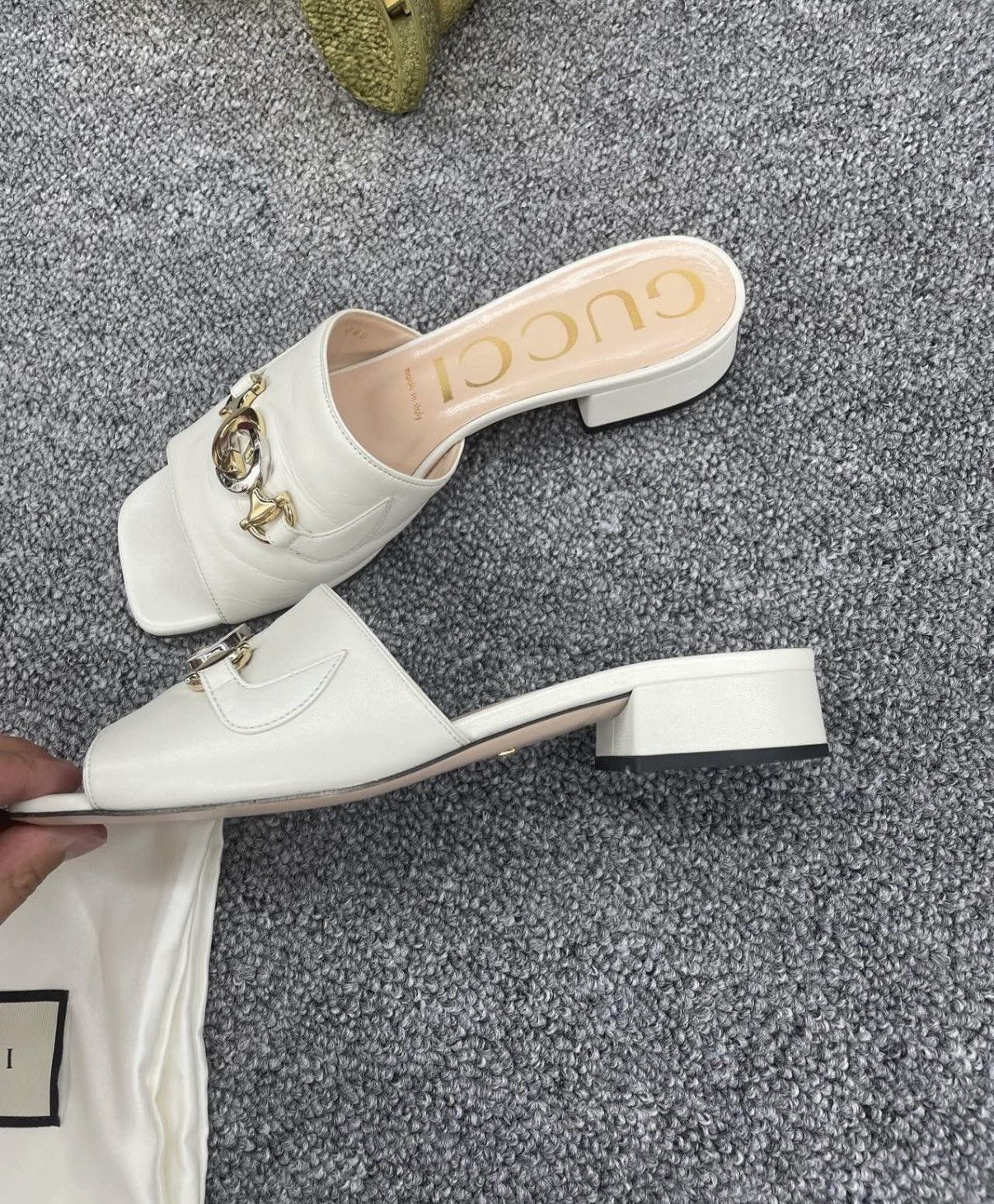 Gucci Gucci Double G Horsebit White Slides K12 Size US 7 / IT 37 - 2 Thumbnail