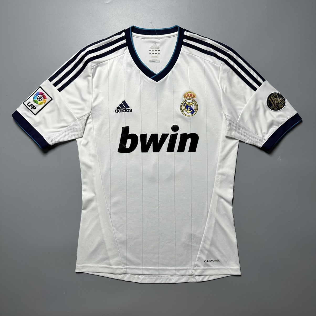 Adidas REAL MADRID 2012/2013 FOOTBALL HOME JERSEY #8 KAKA Size US S / EU 44-46 / 1 - 2 Thumbnail