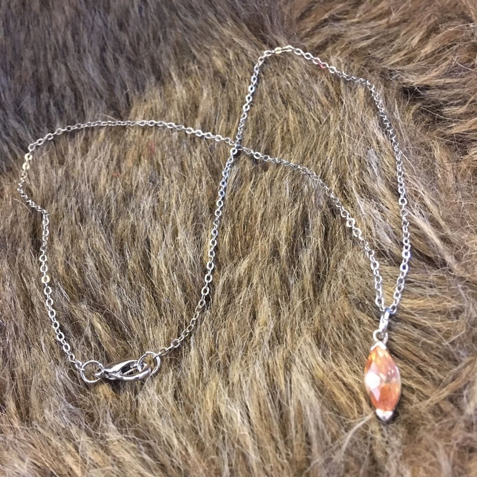 Vintage Vintage marquis cut golden stone pendant on chain Size ONE SIZE - 10 Thumbnail