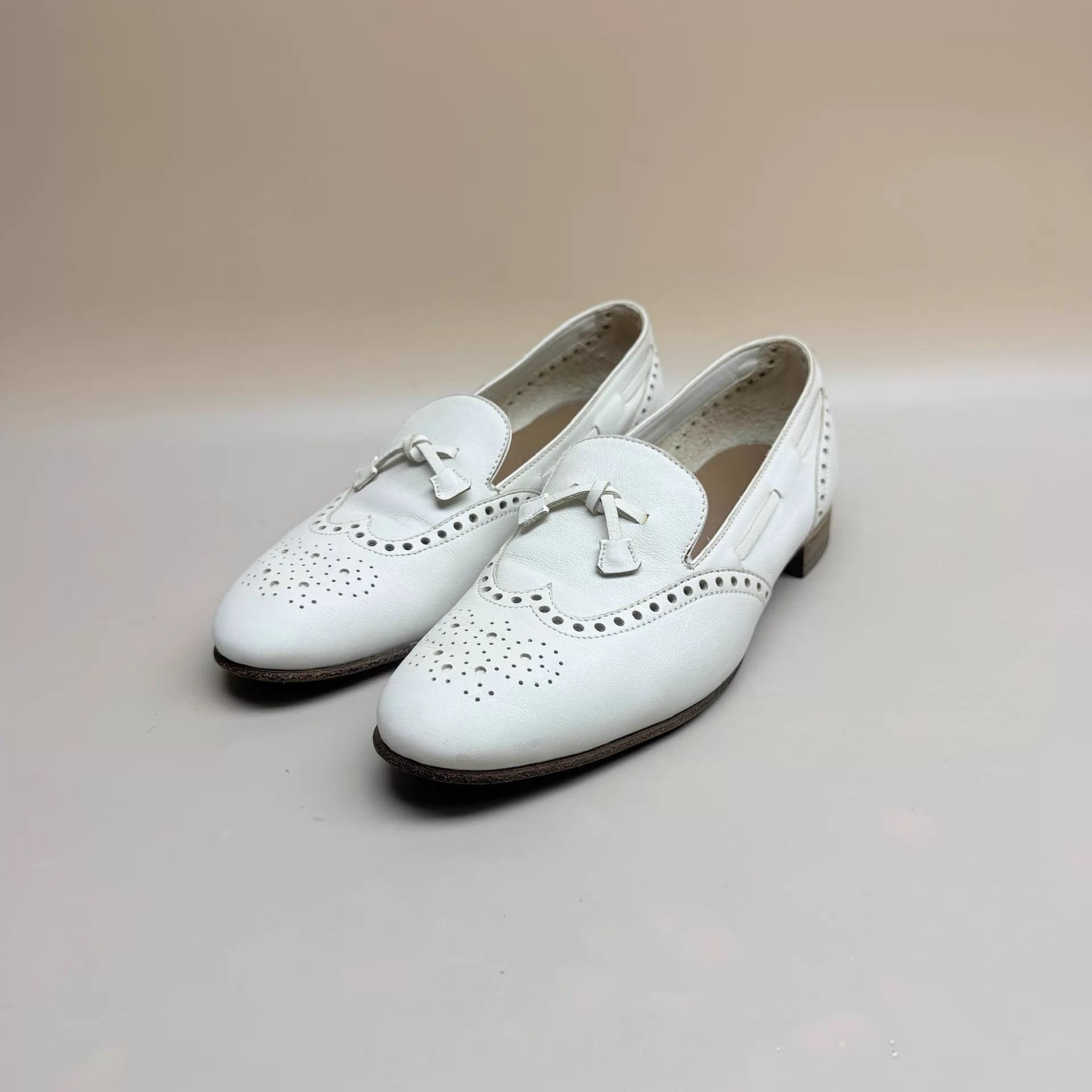 Hermes Hermes White Tassel Carved Low-Heel Shoes 36 95 New Size US 5.5 / IT 35.5 - 1 Thumbnail