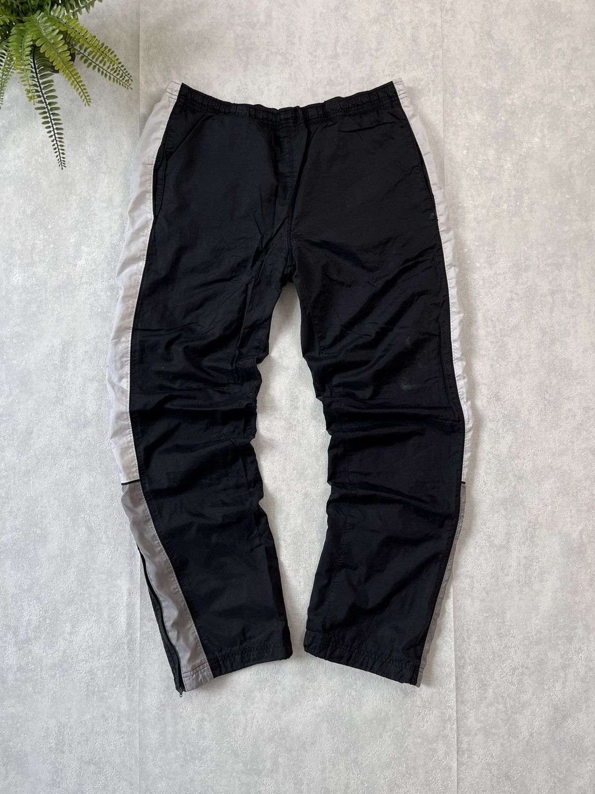 Nike × Vintage 90s Nike Embroidered Logo Vintage Y2K Parachute Nylon Pants Size US 32 / EU 48 - 1 Thumbnail